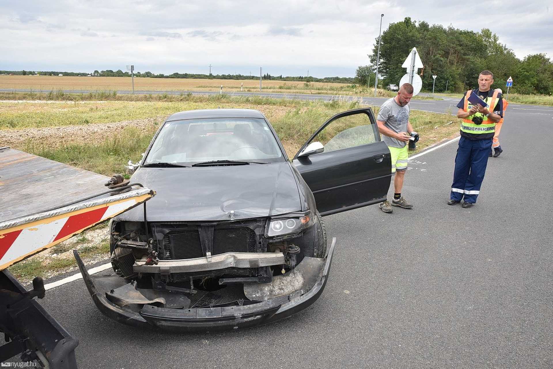 Árokba borult az előző Audi
