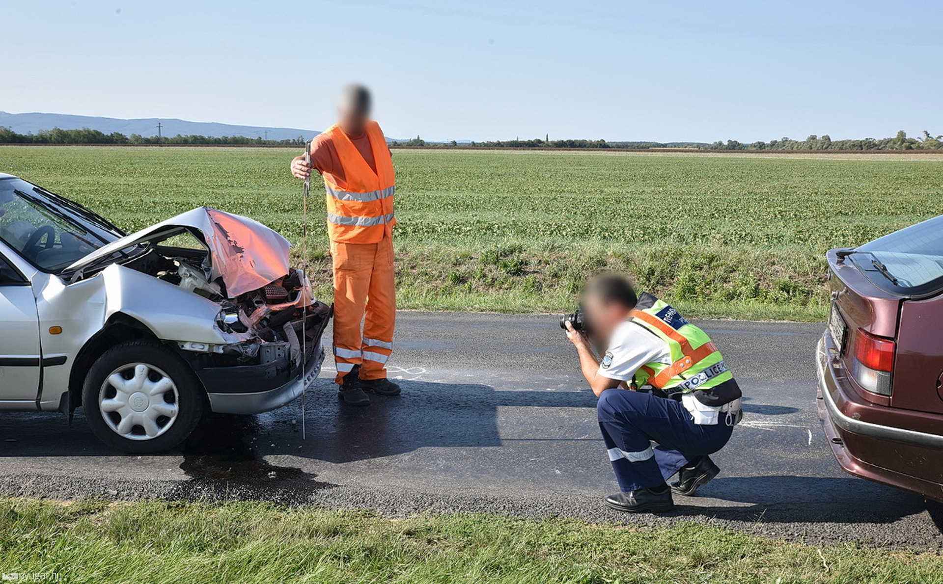 Félrehúzódott autóba csapódott bele a Toyota