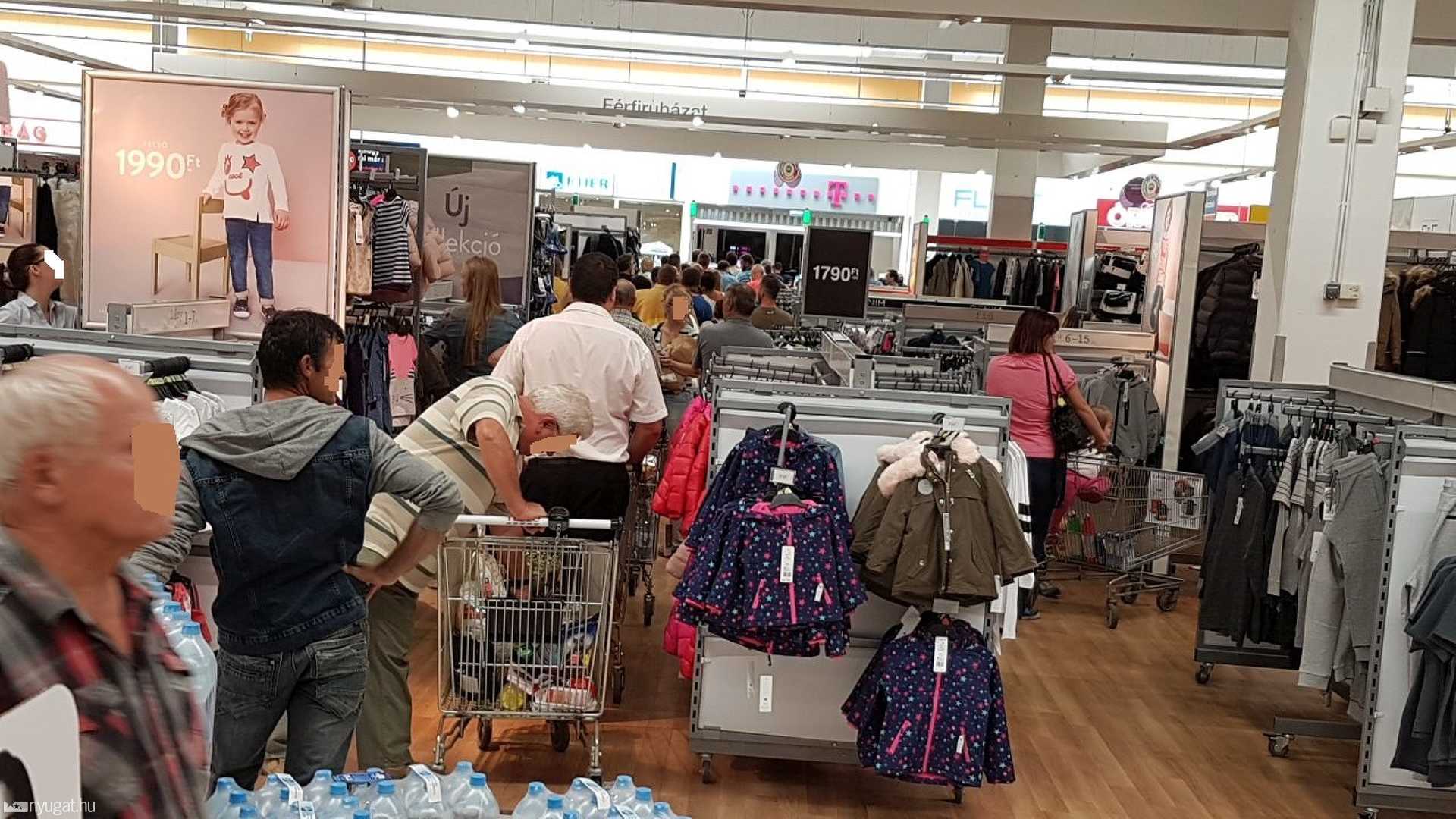Sztrájk a szombathelyi Tescóban