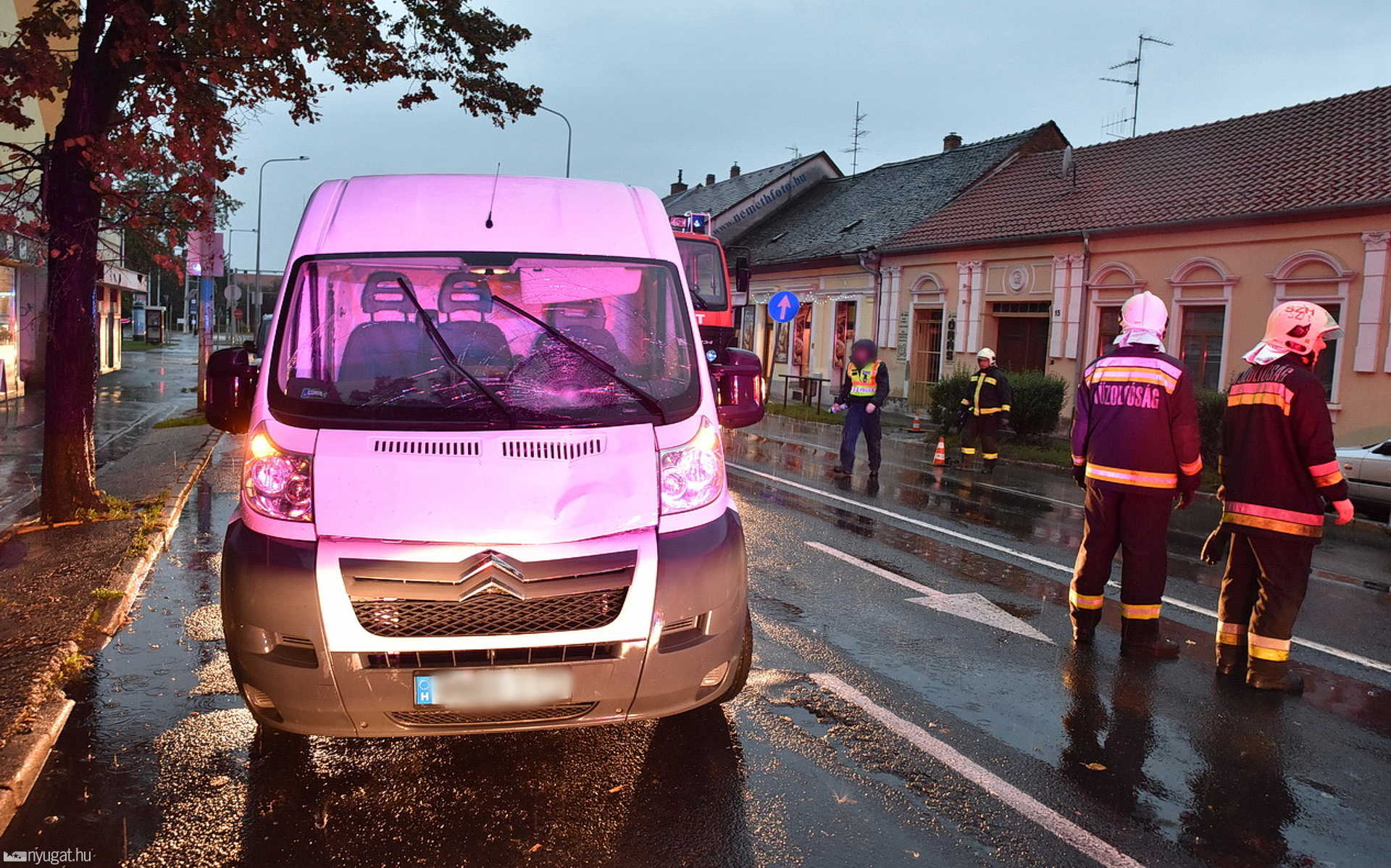 Gyalogost ütöttek el a Petőfi utcában