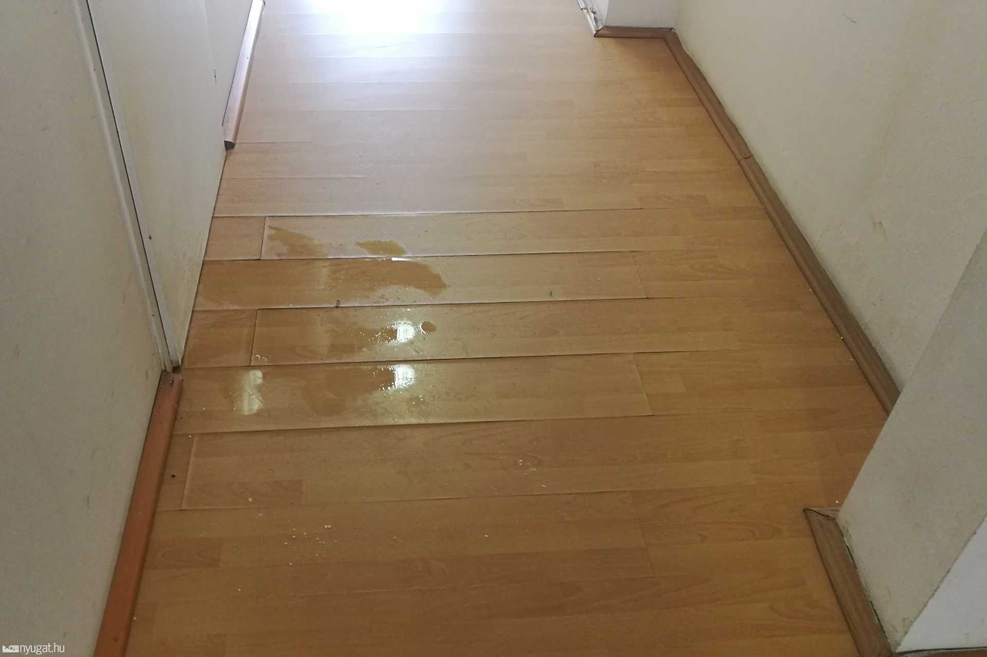 Beázott a SEK D-épületének a teteje