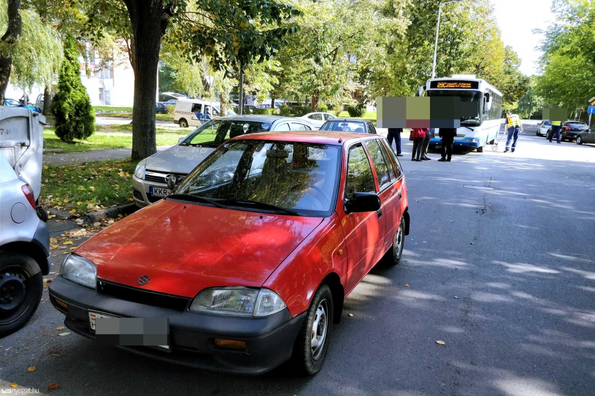 Három ember megsérült egy buszbalesetben Szombathelyen