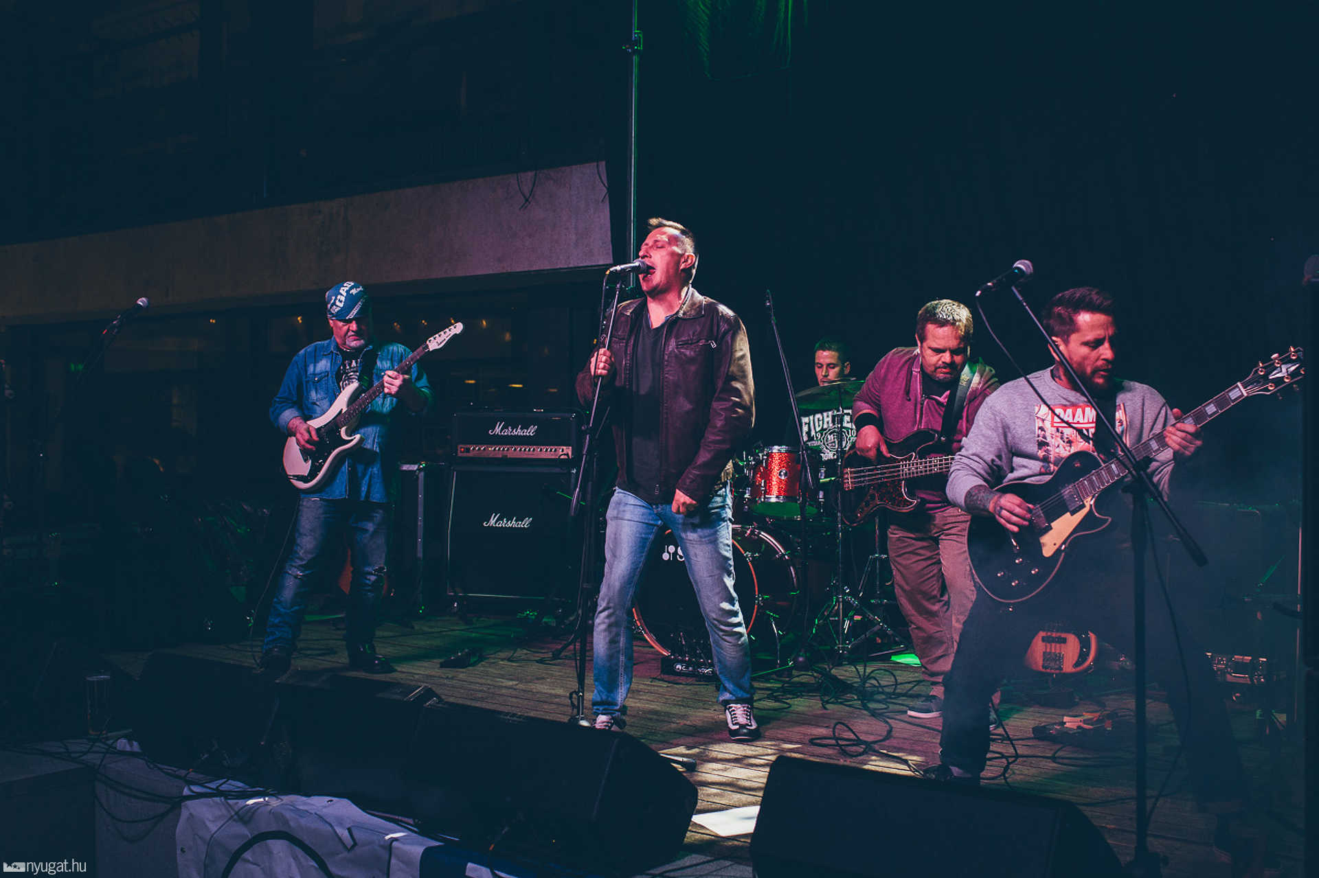 Save Ass-koncert a Zsinagógaudvaron