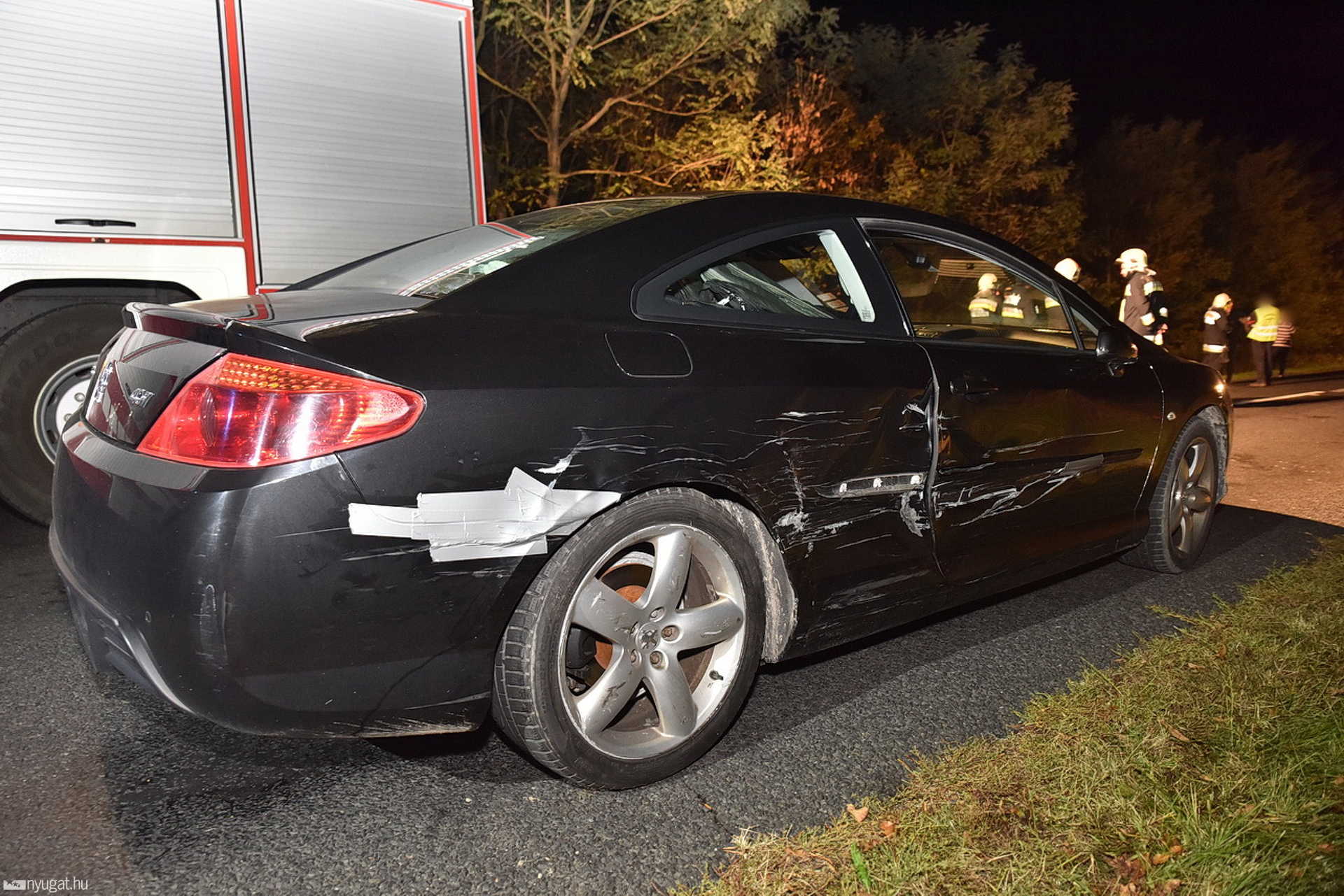 Előzés végén gázolt vadat, árokban kötött ki az Alfa Romeo Rábahídvég közelében
