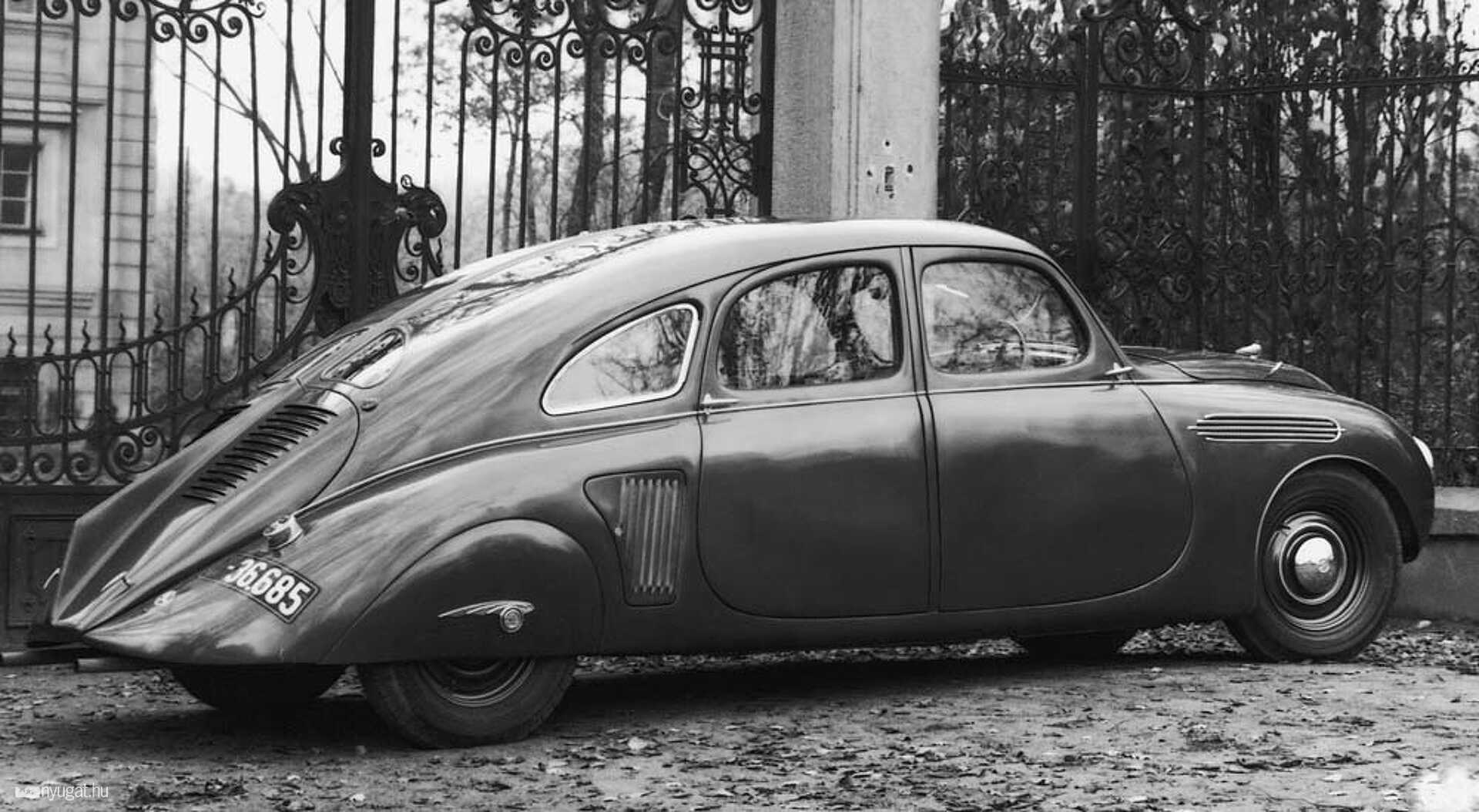 Ez pedig a Skoda 935 prototípus