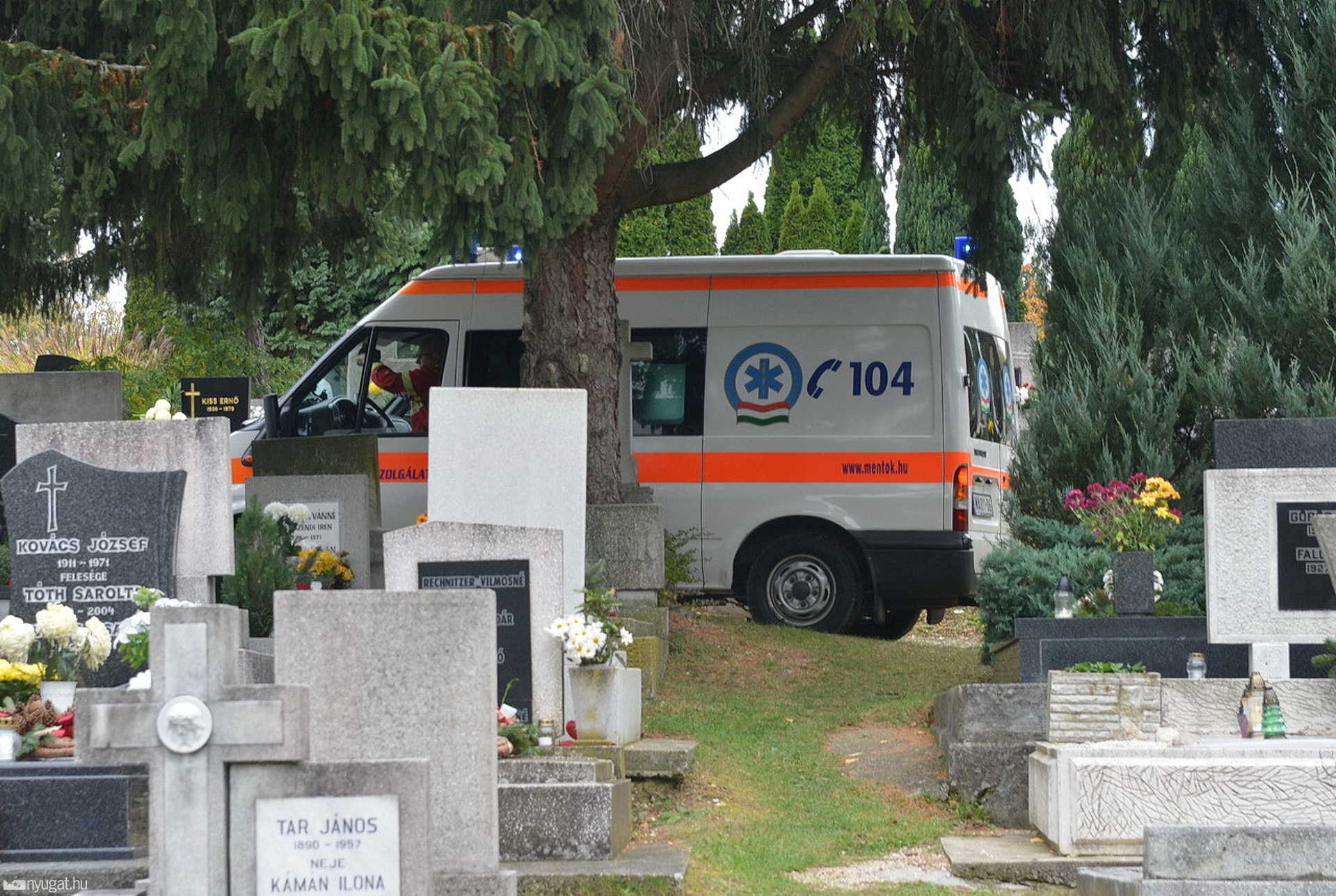 Baleset a Jáki úti temetőben