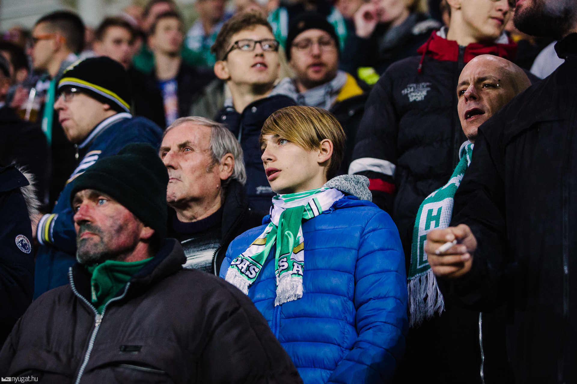 Szurkolók tömege a Haladás stadionavatóján
