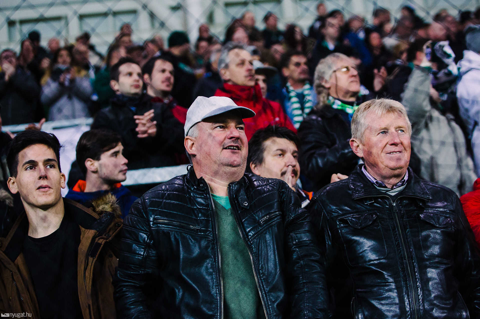 Szurkolók tömege a Haladás stadionavatóján