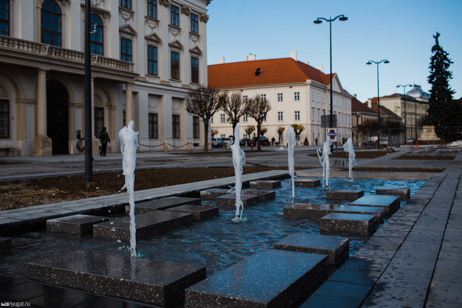 Szökőkút a Berzsenyi téren