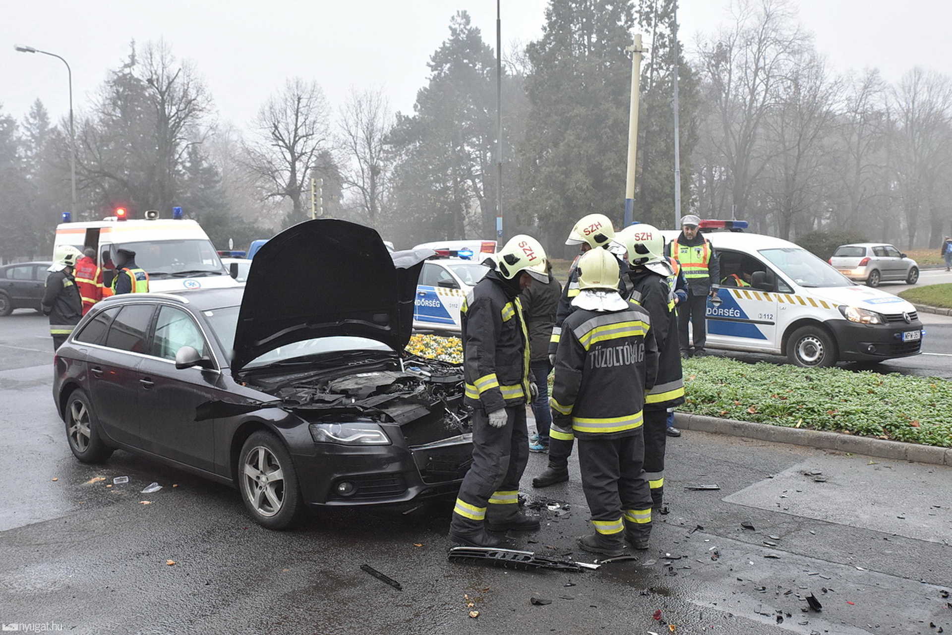  Négy autó ütközött, négyen sérültek "iskolaidő" előtt