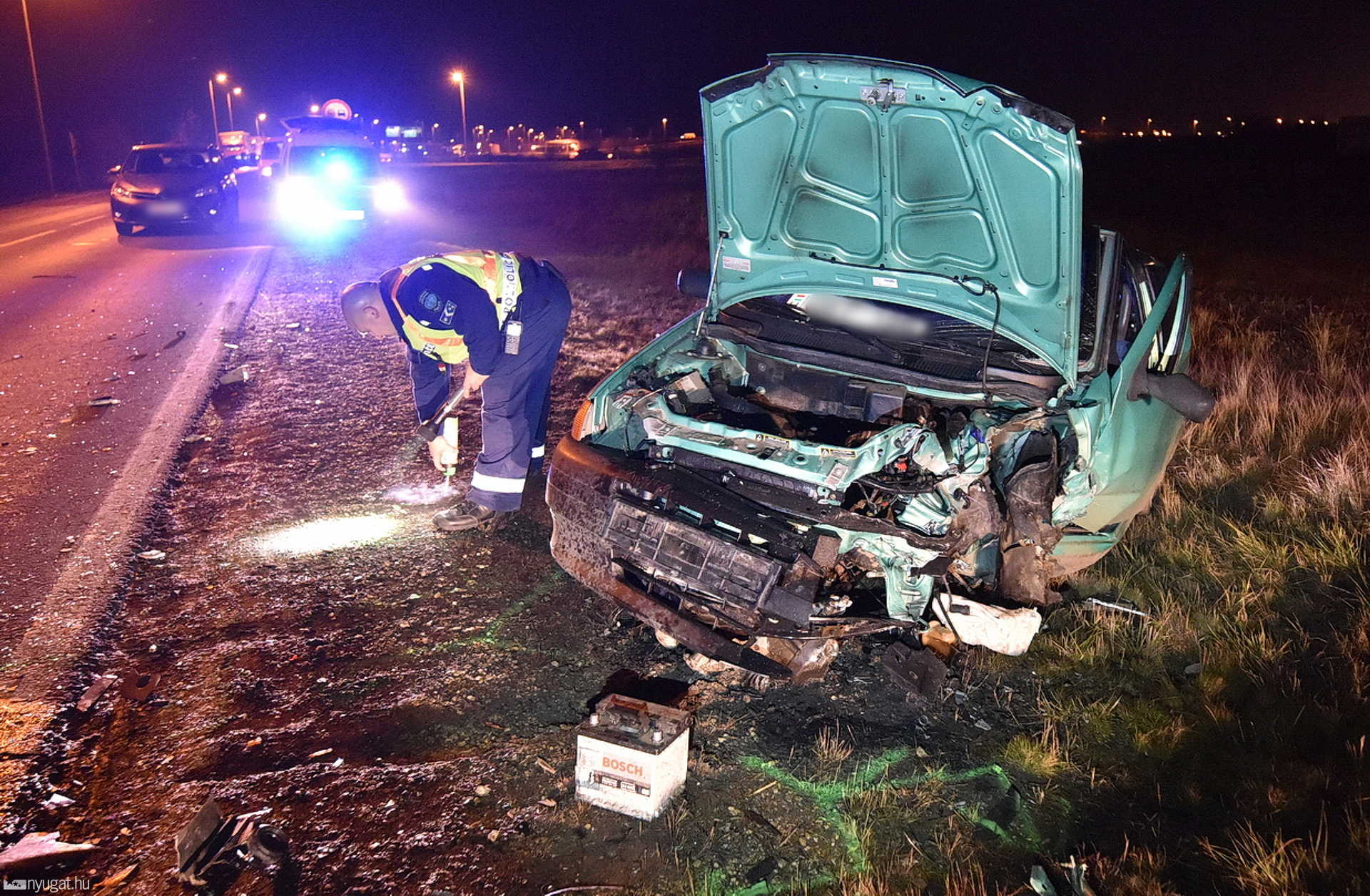 Kocsisort előzött a BMW, négyen sérültek súlyosan