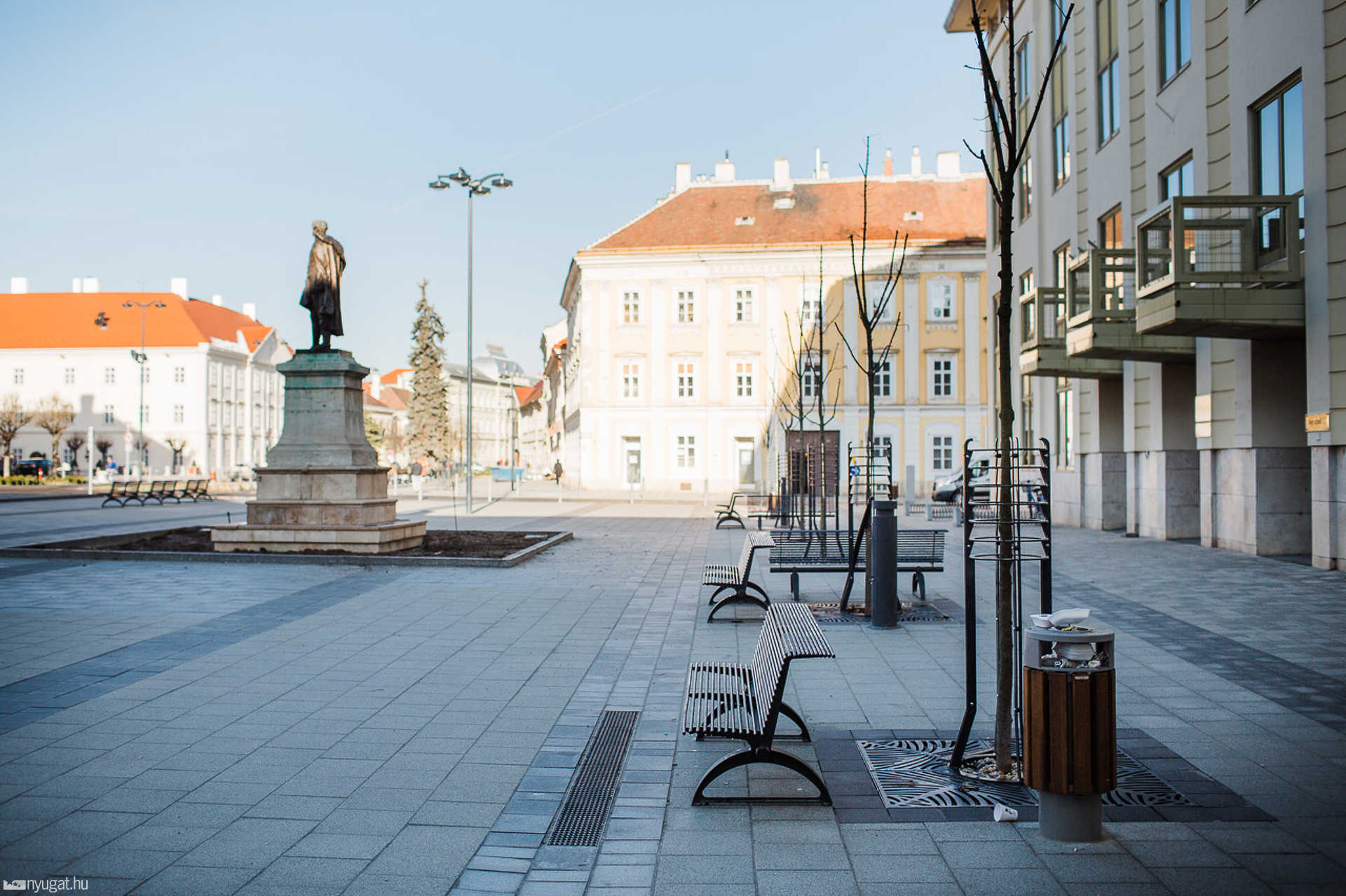 Virágosítják a Berzsenyi teret
