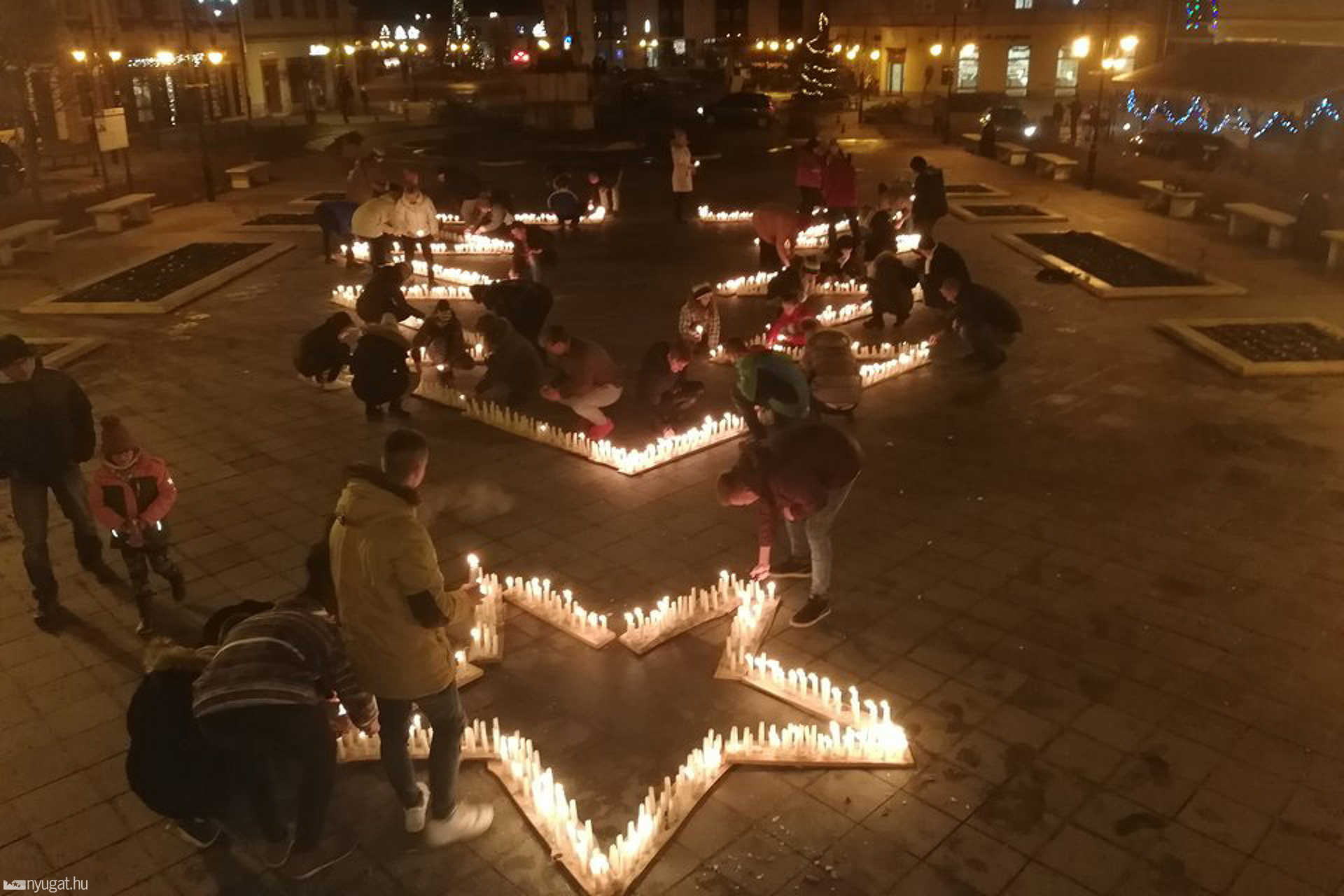Gyertyagyújtás a kőszegi Fő téren 