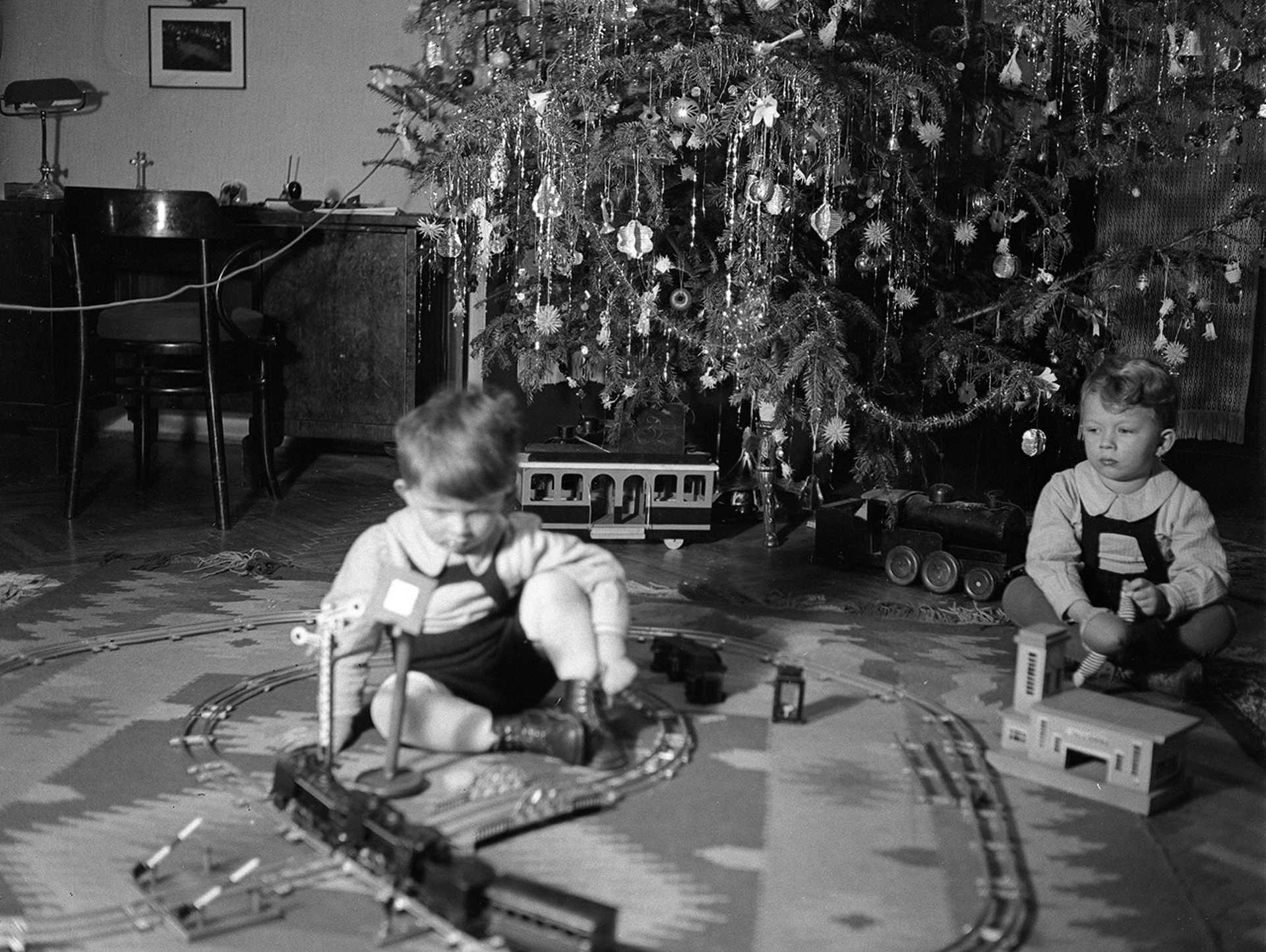 Mi került a fa alá a múlt században 1939