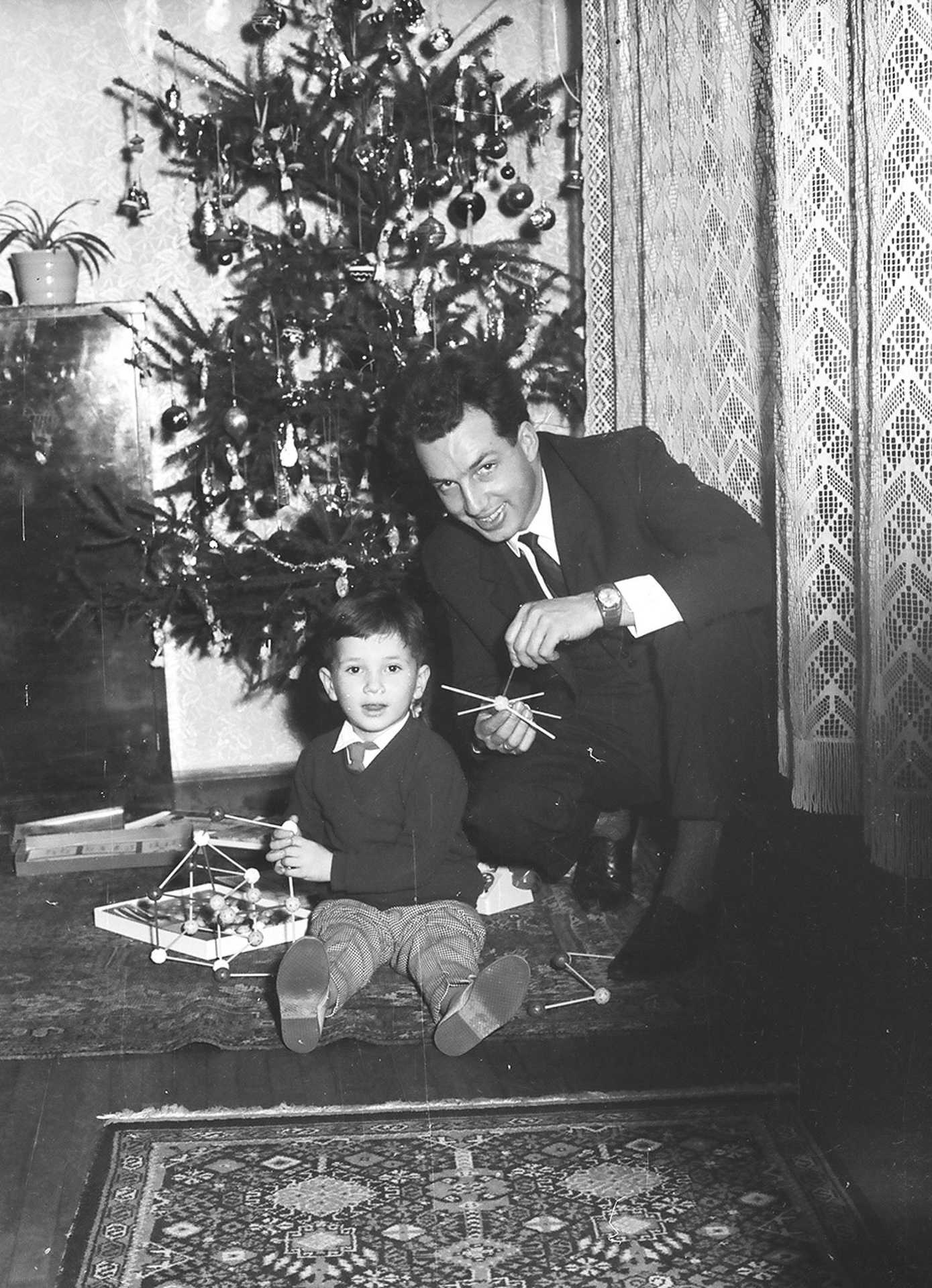 Mi került a fa alá a múlt században 1965
