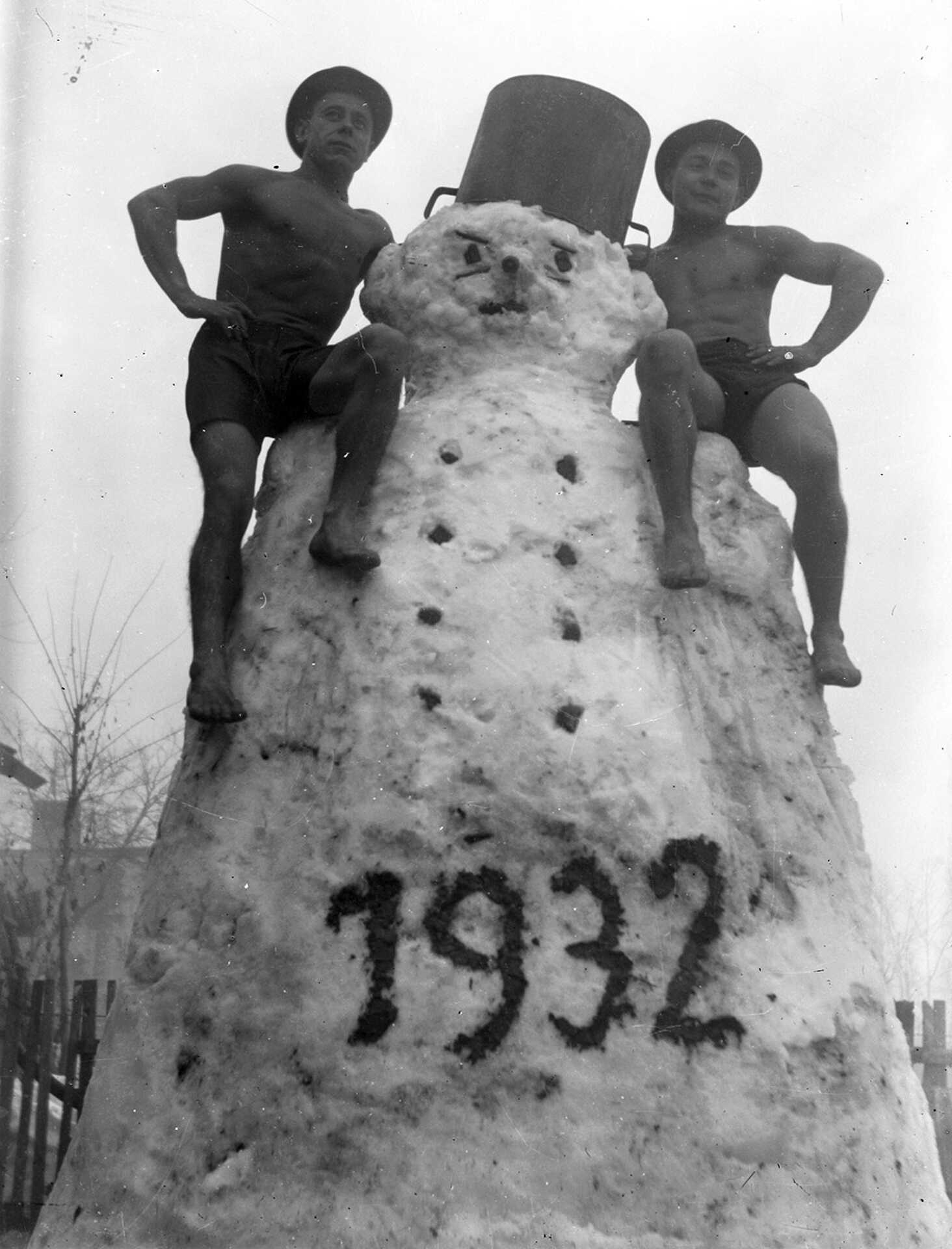 Fortepan - Szilveszter a múlt században 1932