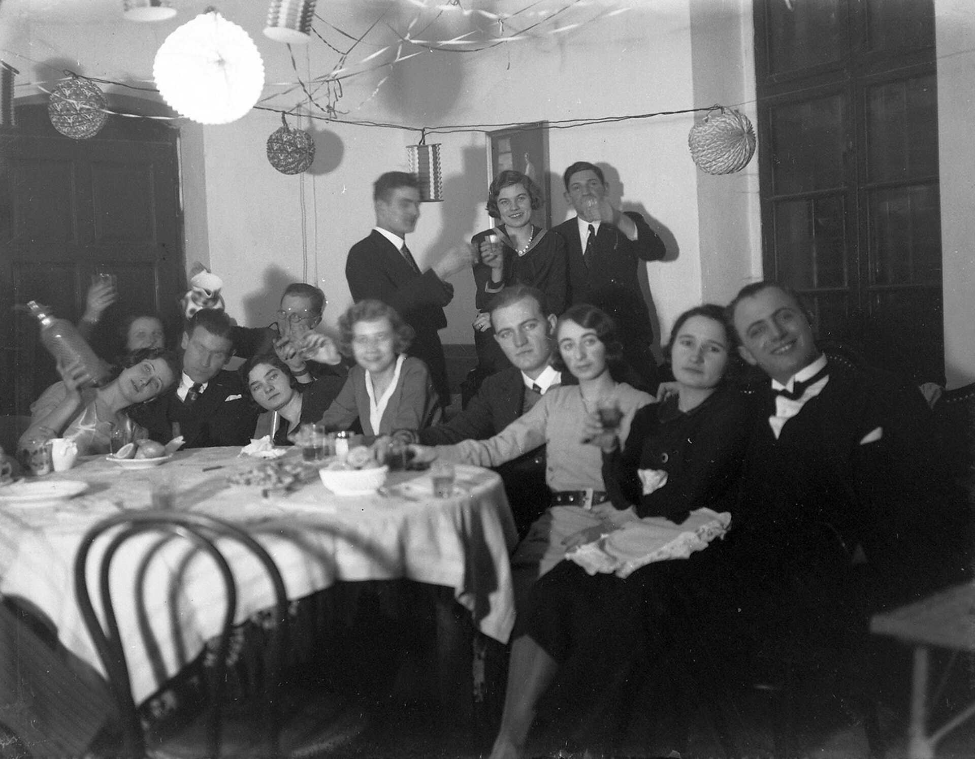 Fortepan - Szilveszter a múlt században 1934