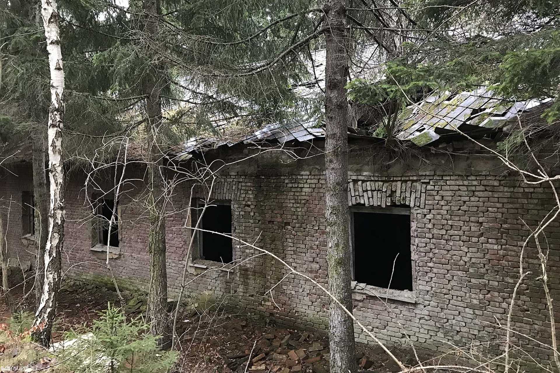 Elhagyatott határőr laktanya a Hörmann-forrásnál  