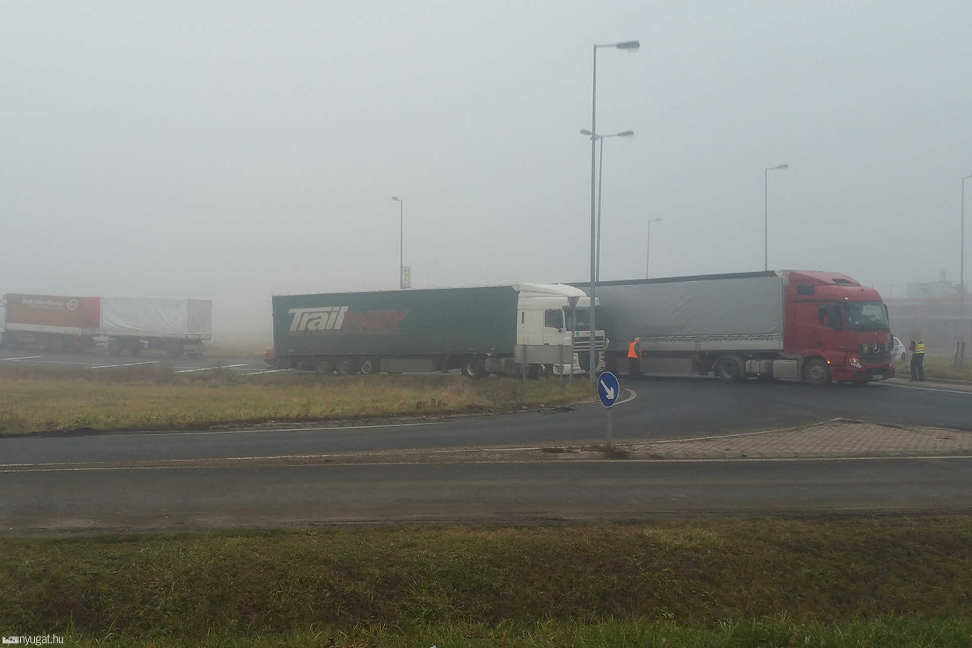 Összeakadt két kamion a szombathelyi elkerülőn