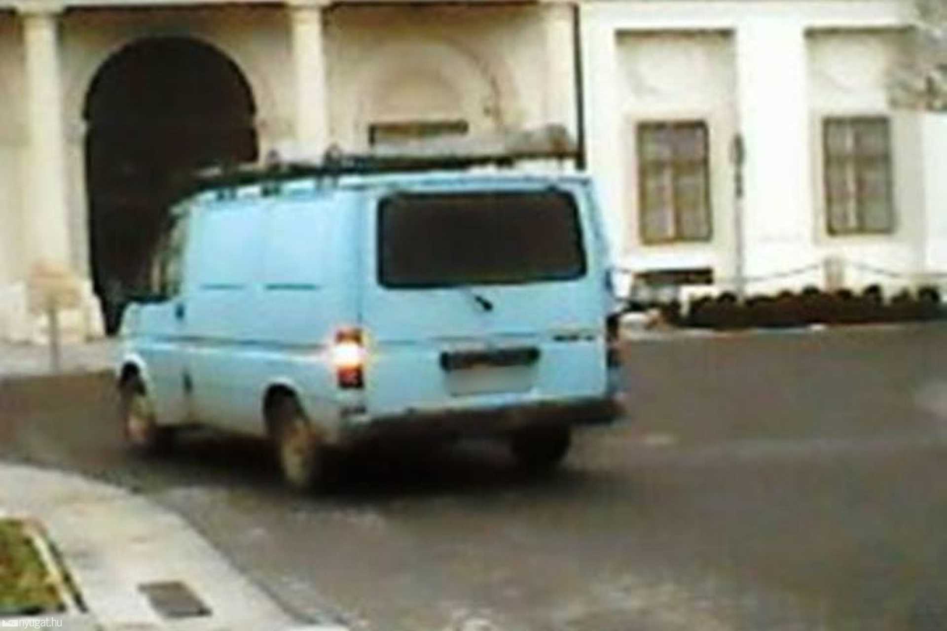 Balra kanyarodó sofőrök