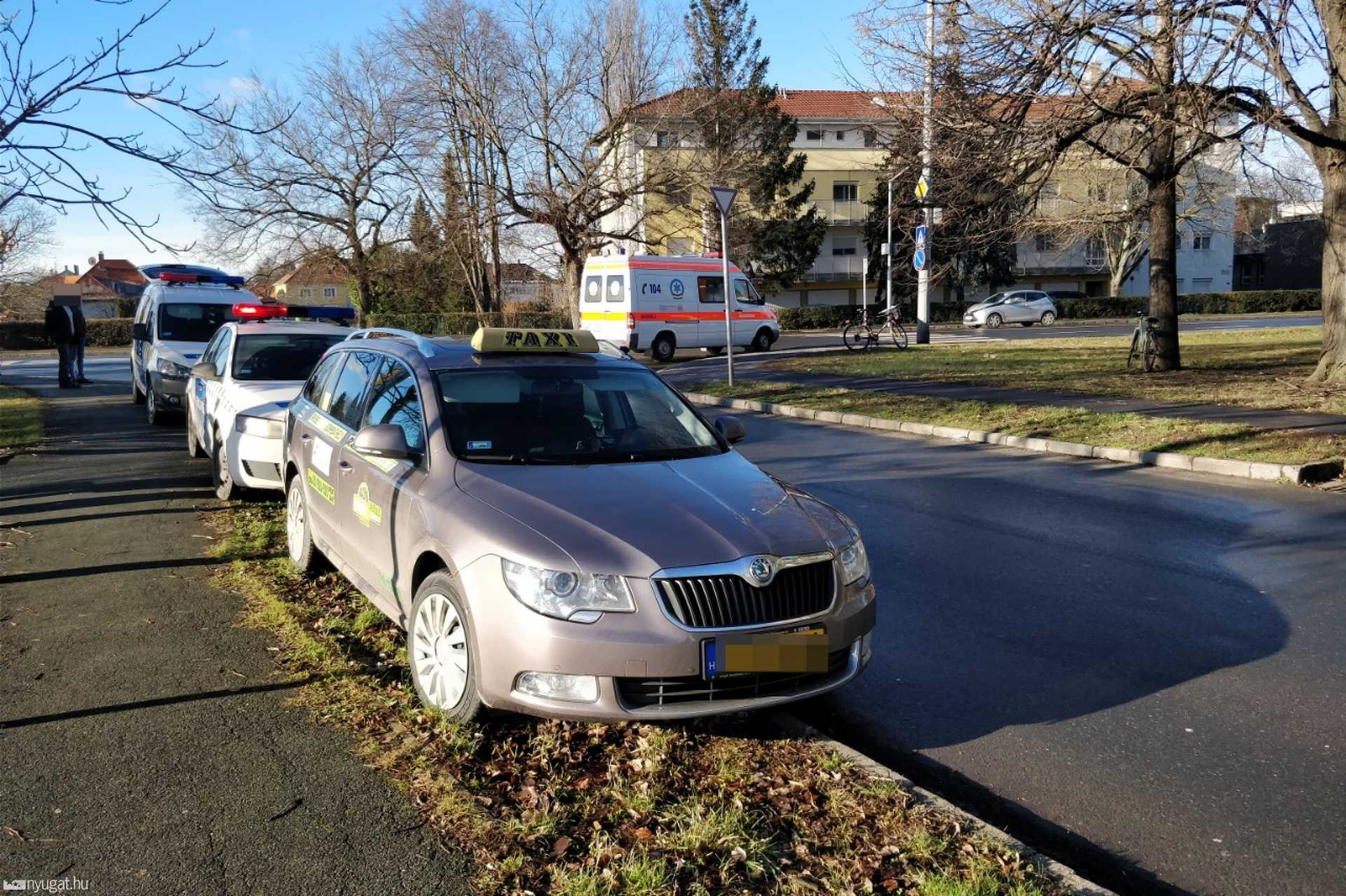 Elvakította a nap az autóst, biciklissel ütközött