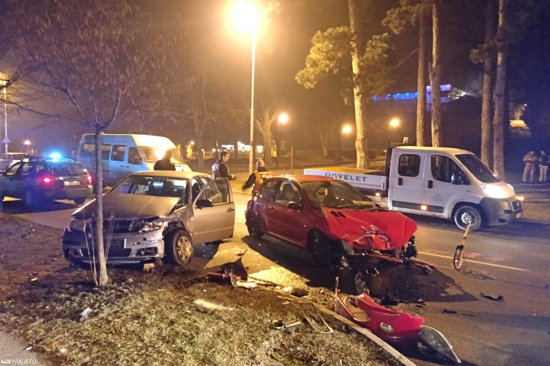 Öten sérültek meg a péntek éjszakai balesetben