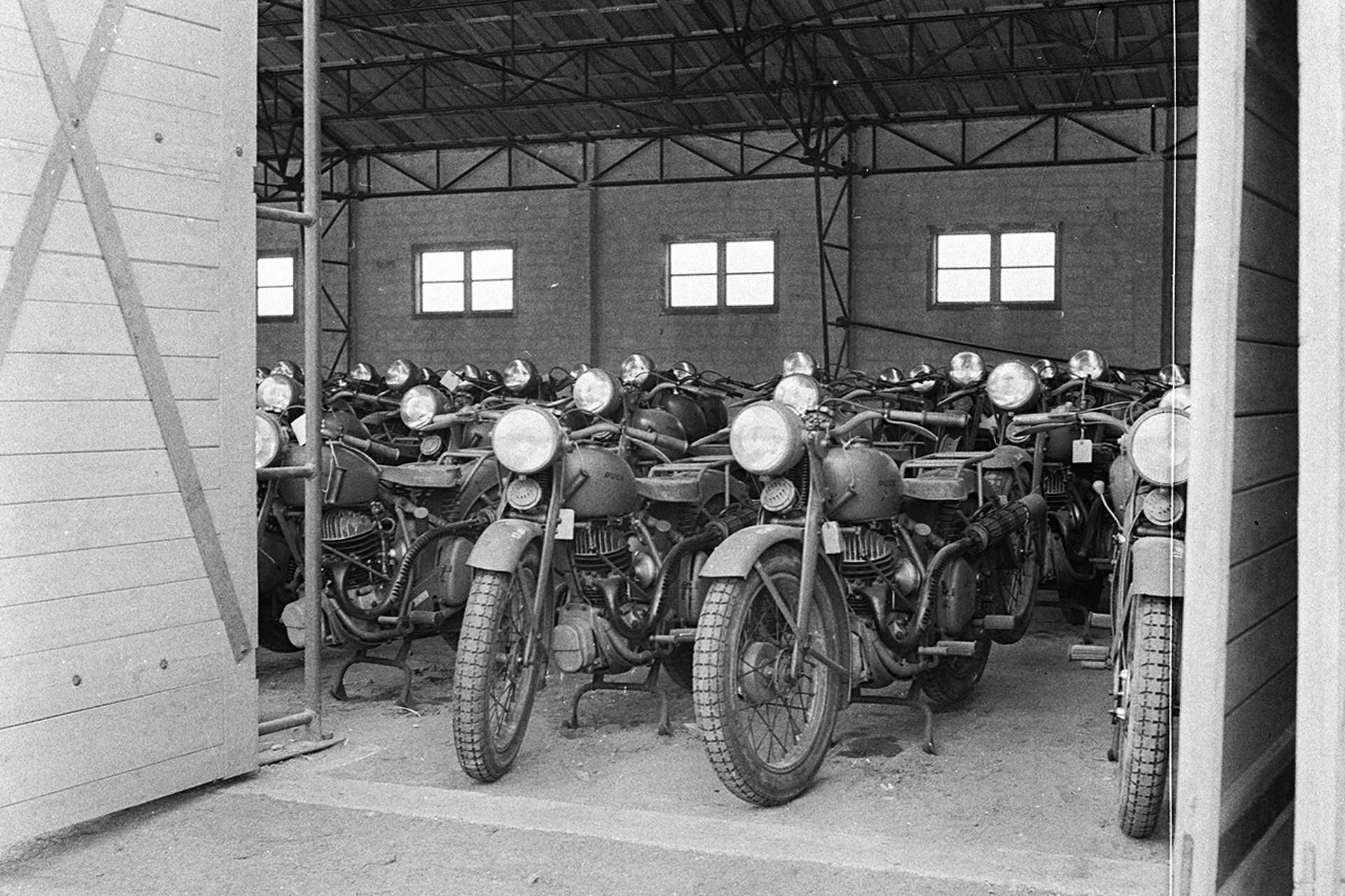 Magyar Királyi Honvéd gépkocsiszertár, motorkerékpár raktár