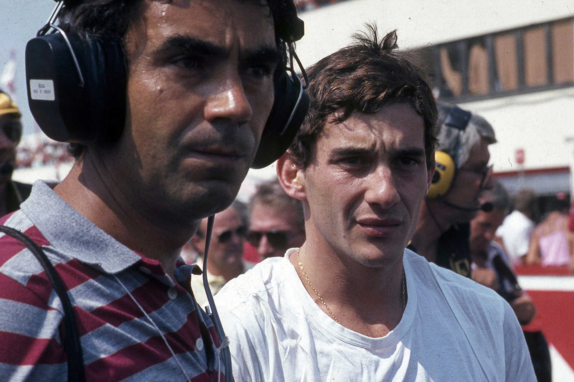 Gyulai István az MTV sportriportere és Ayrton Senna a Lotus-Renault csapat versenyzője