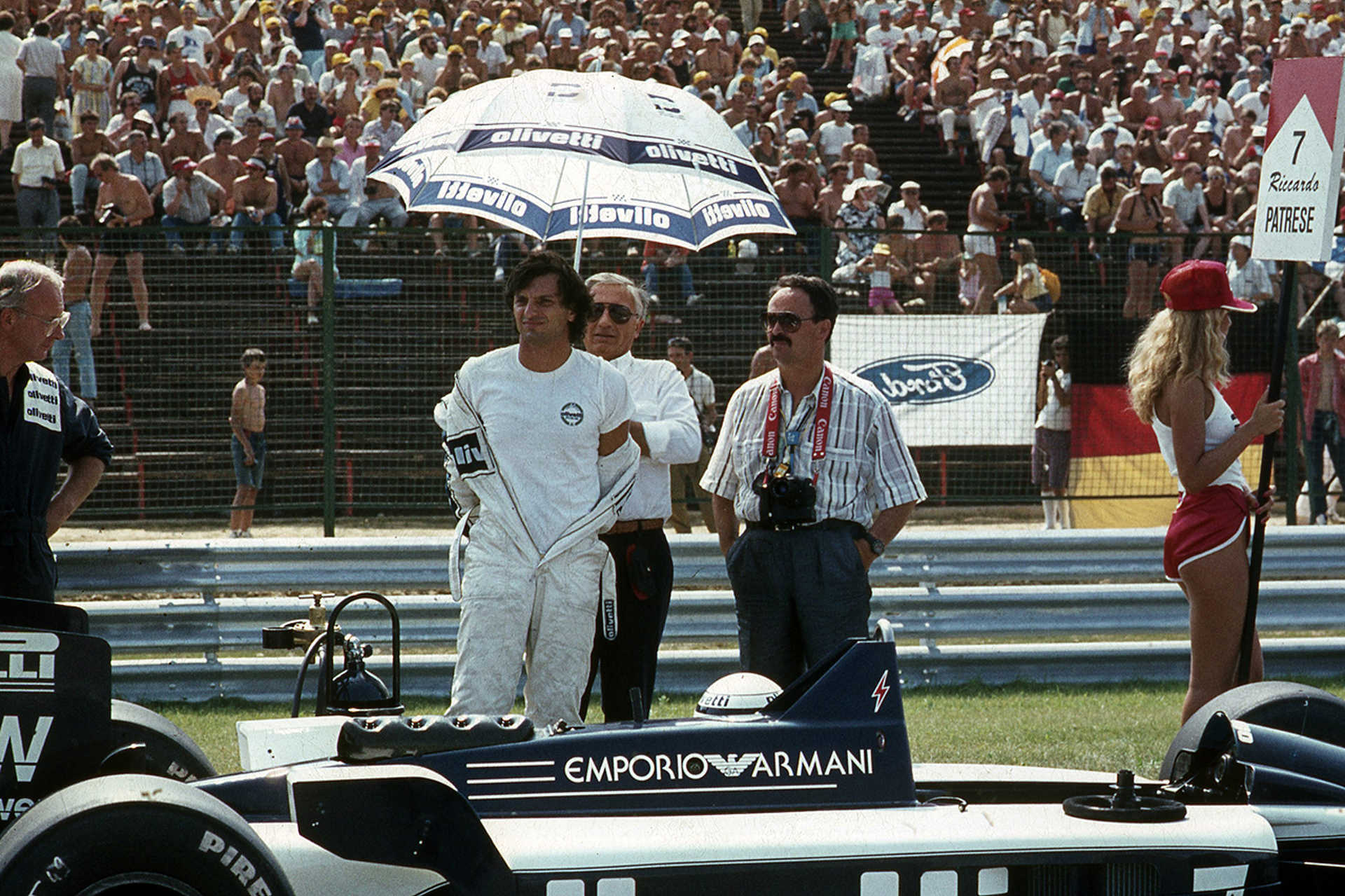 Riccardo Patrese, a Brabham-BMW csapat versenyzője a rajt előtt