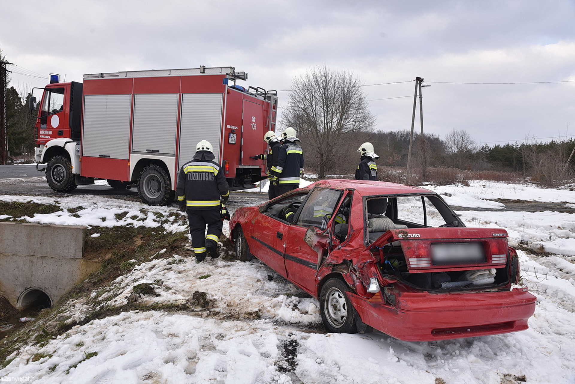 Kamion és Suzuki ütközött a 86-oson