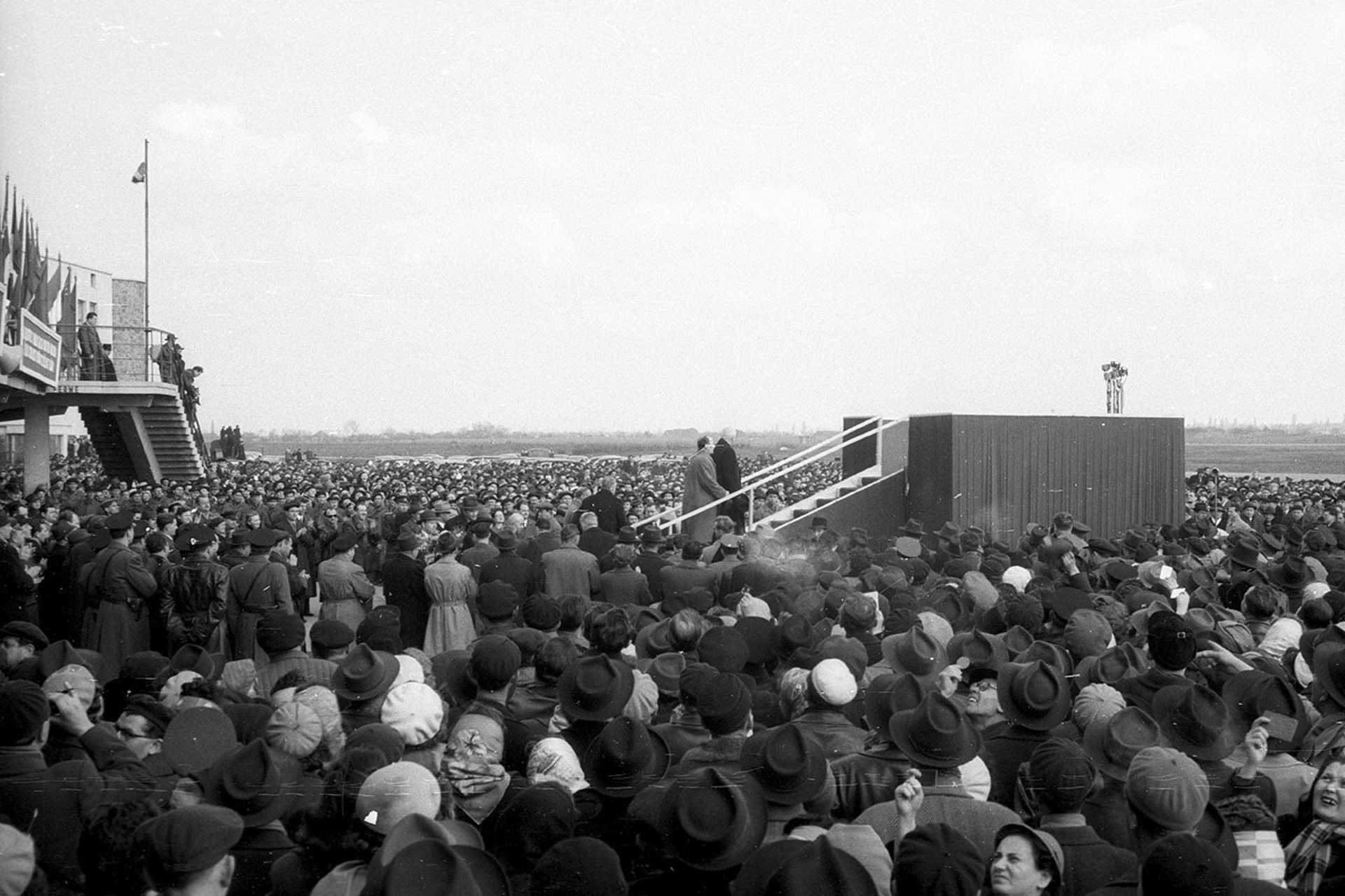 Hruscsov Magyarországra érkezése 1958. április 2-án