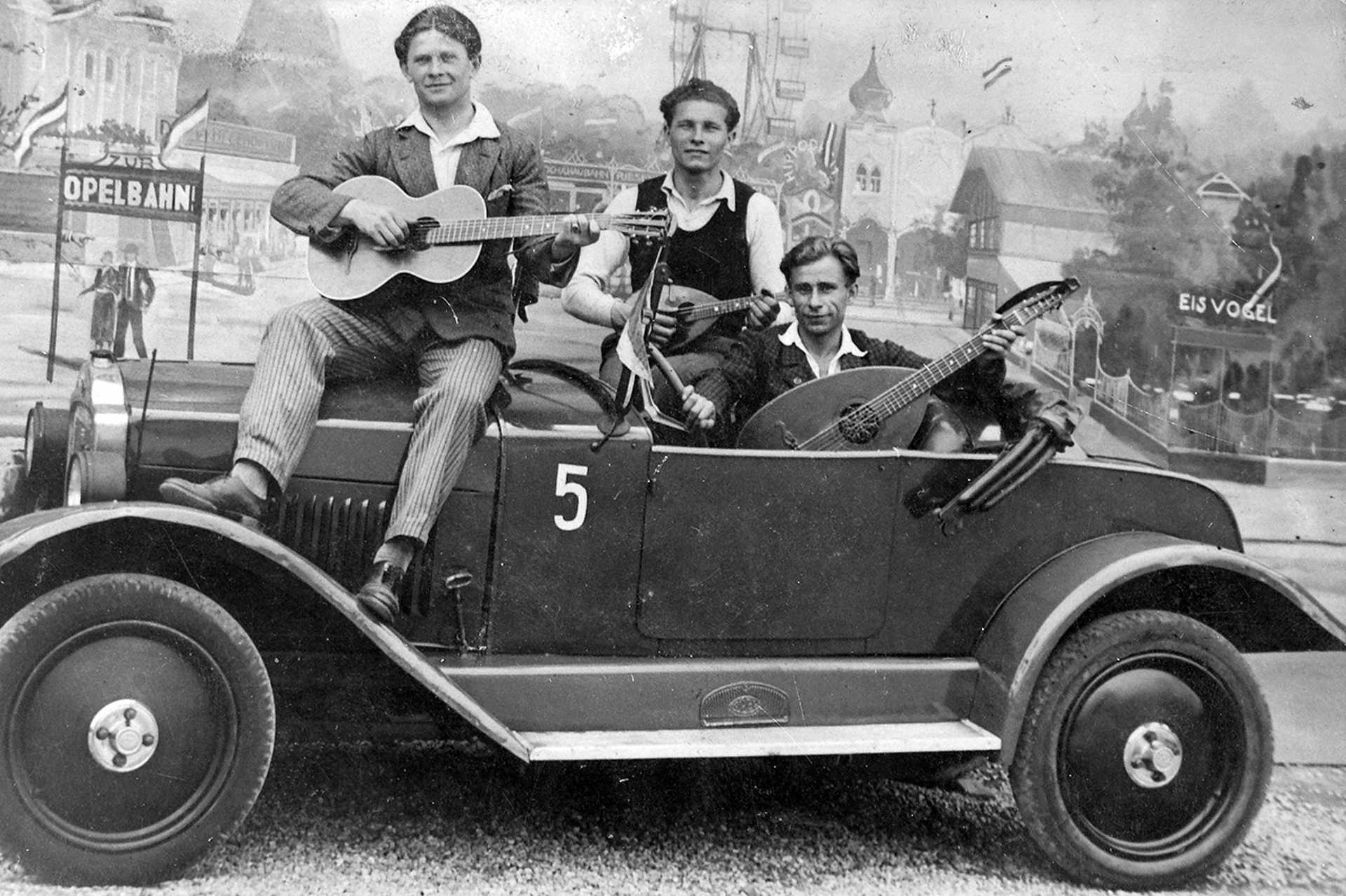 Opel 4/12 PS 'Laubfrosch" típusú személygépkocsi