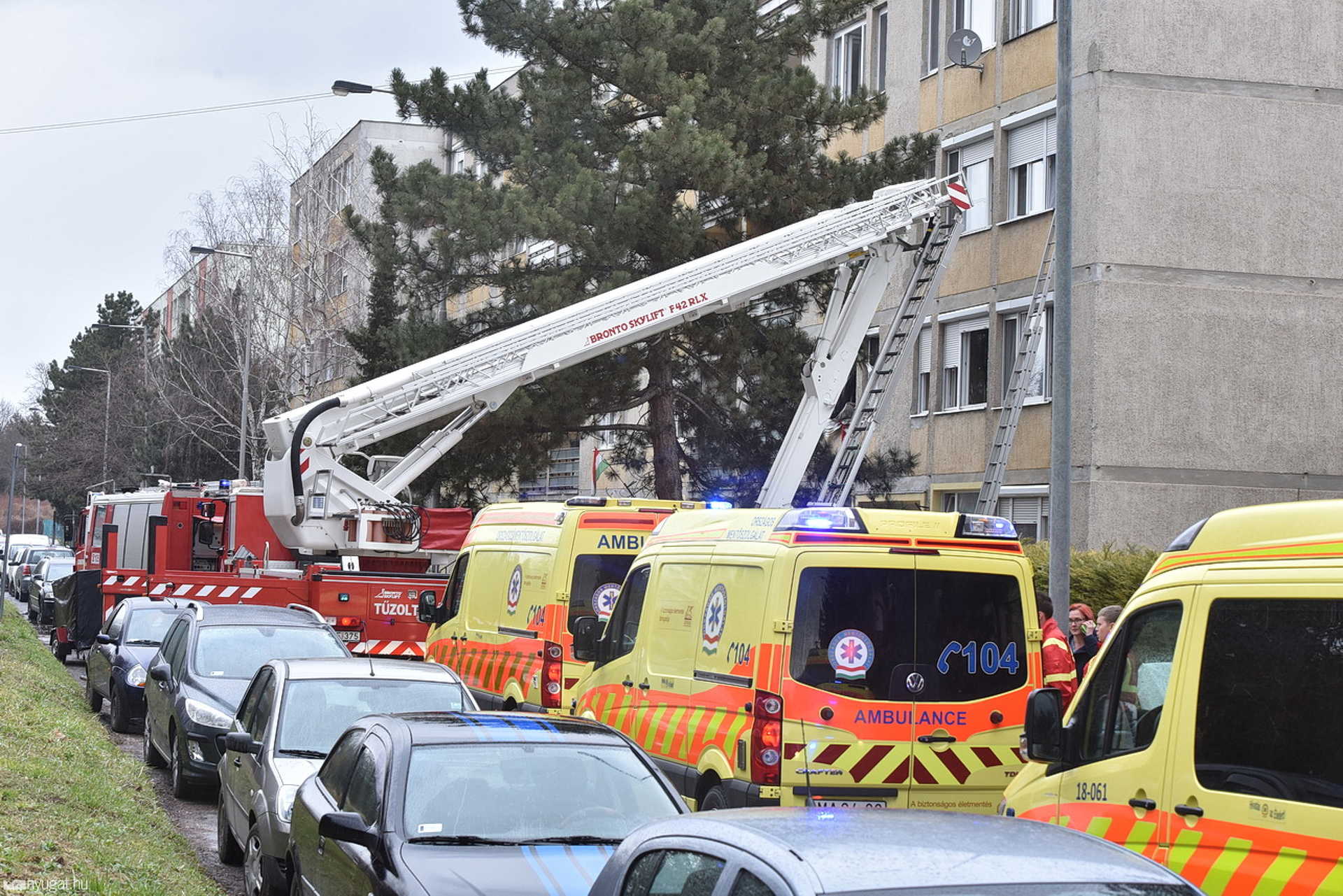 Tűz Szombathelyen - tíz embert kellett kimenekíteni 