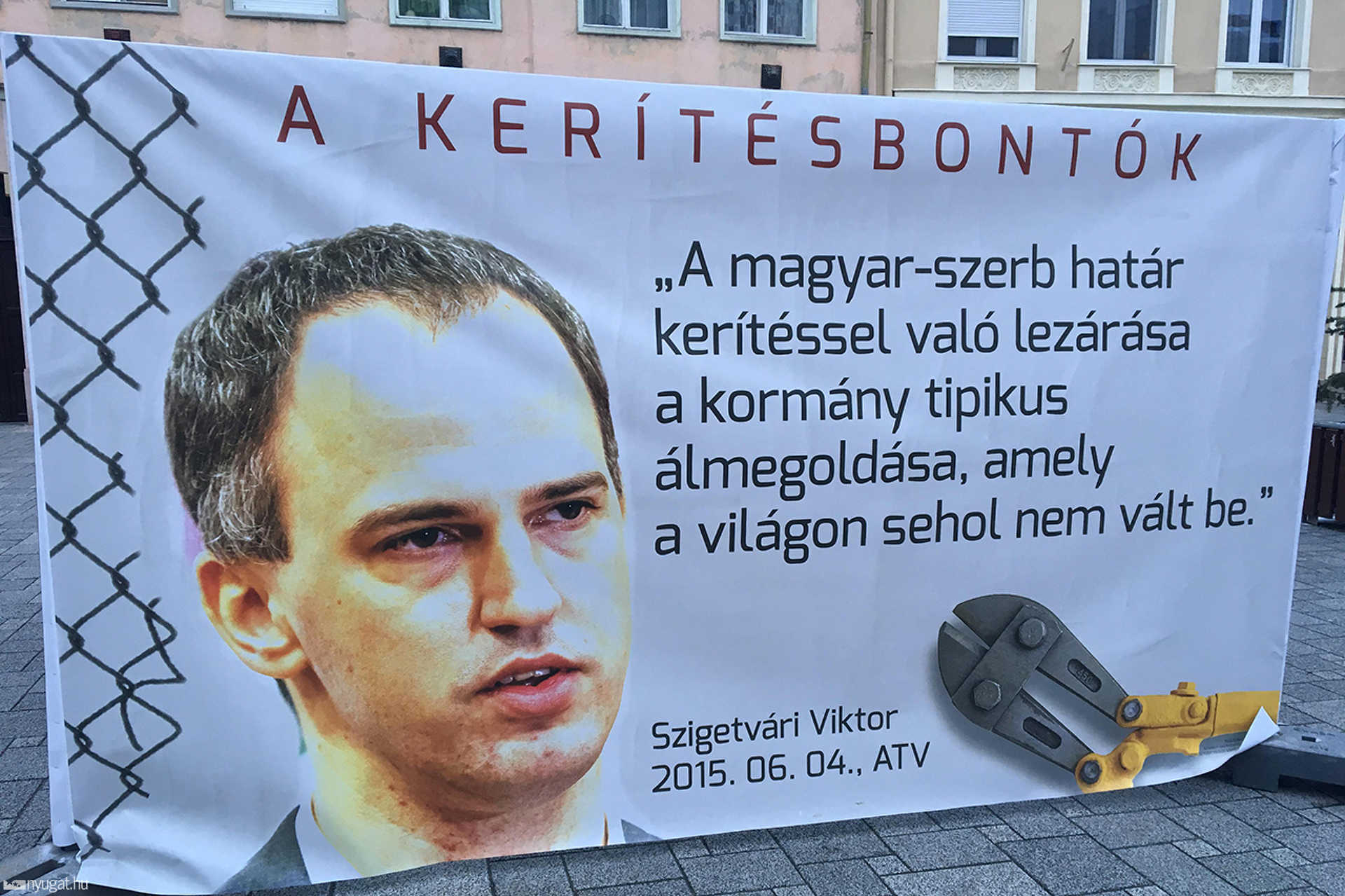 Kerítésbontók-molinók a Fő téren