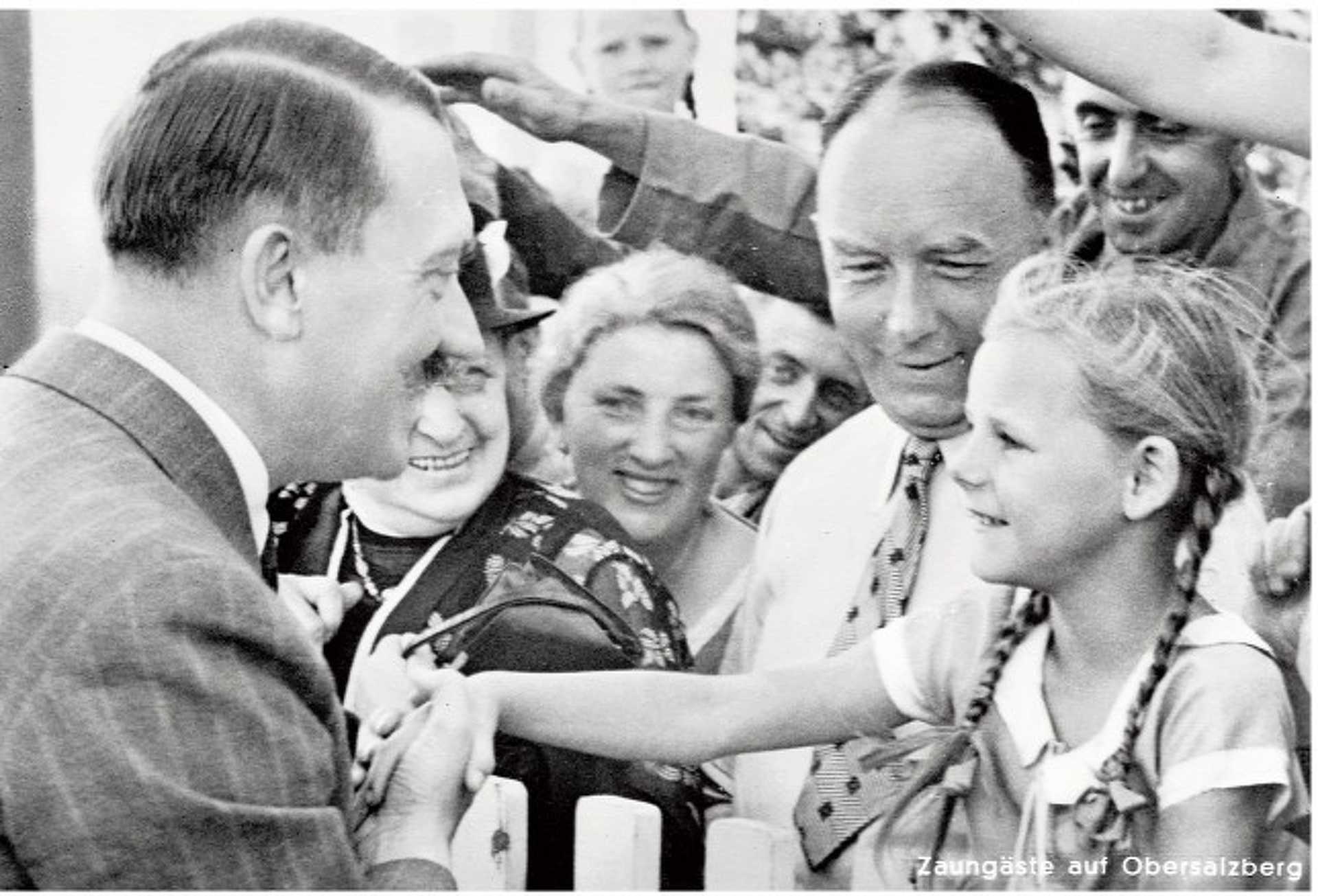 Diktátorok és a gyerekek - Hitler 