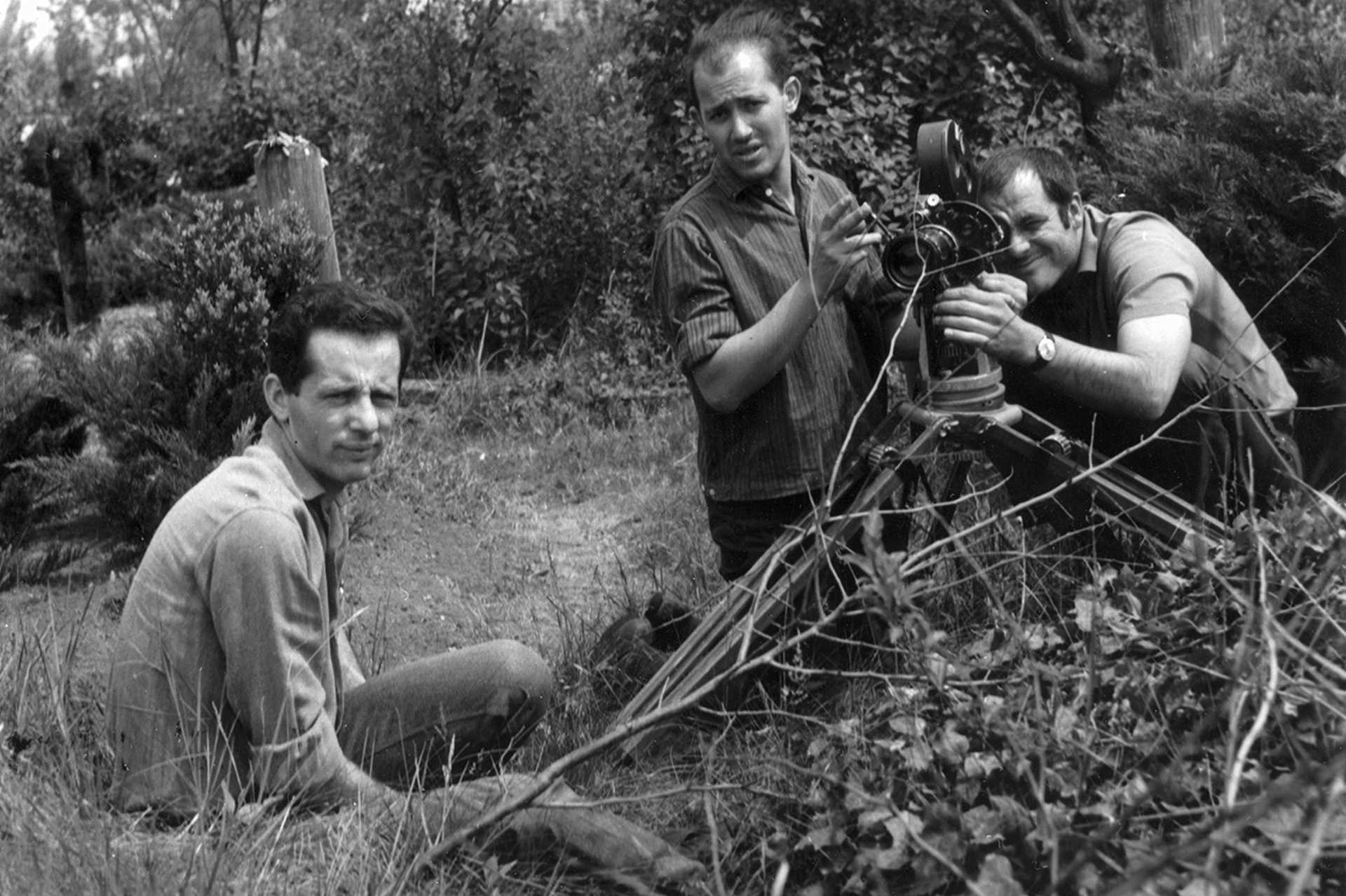 Balra Schiffer Pál filmrendező, jobbra Andor Tamás operatőr. A kép a Tiszazug című film forgatásakor készült
