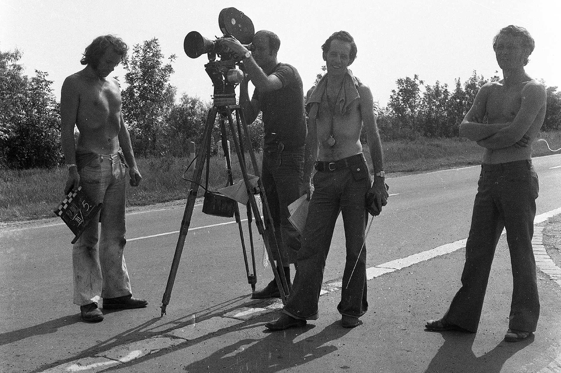A kép a Faluszéli házak című film forgatásakor készült