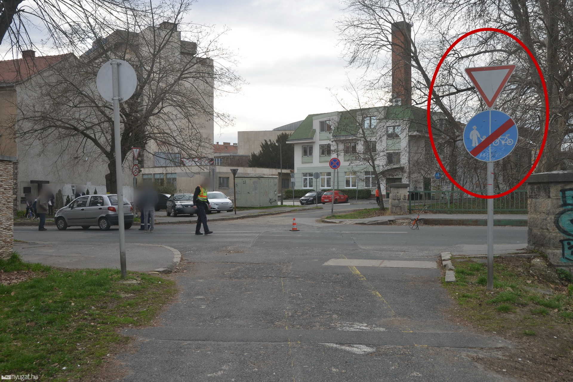 Daewoo oldalának hajtott egy kerékpáros Szombathelyen 