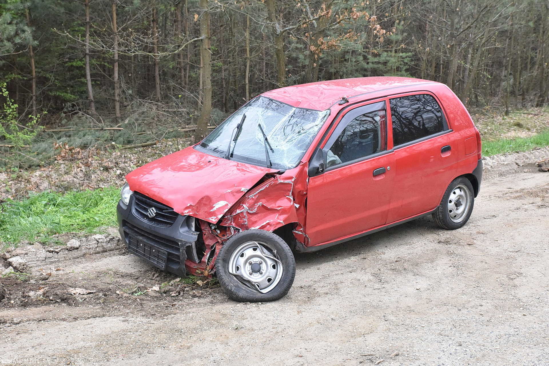 Elaludt a sofőr a Suzuki volánjánál - hárman sérültek Vasvár közelében