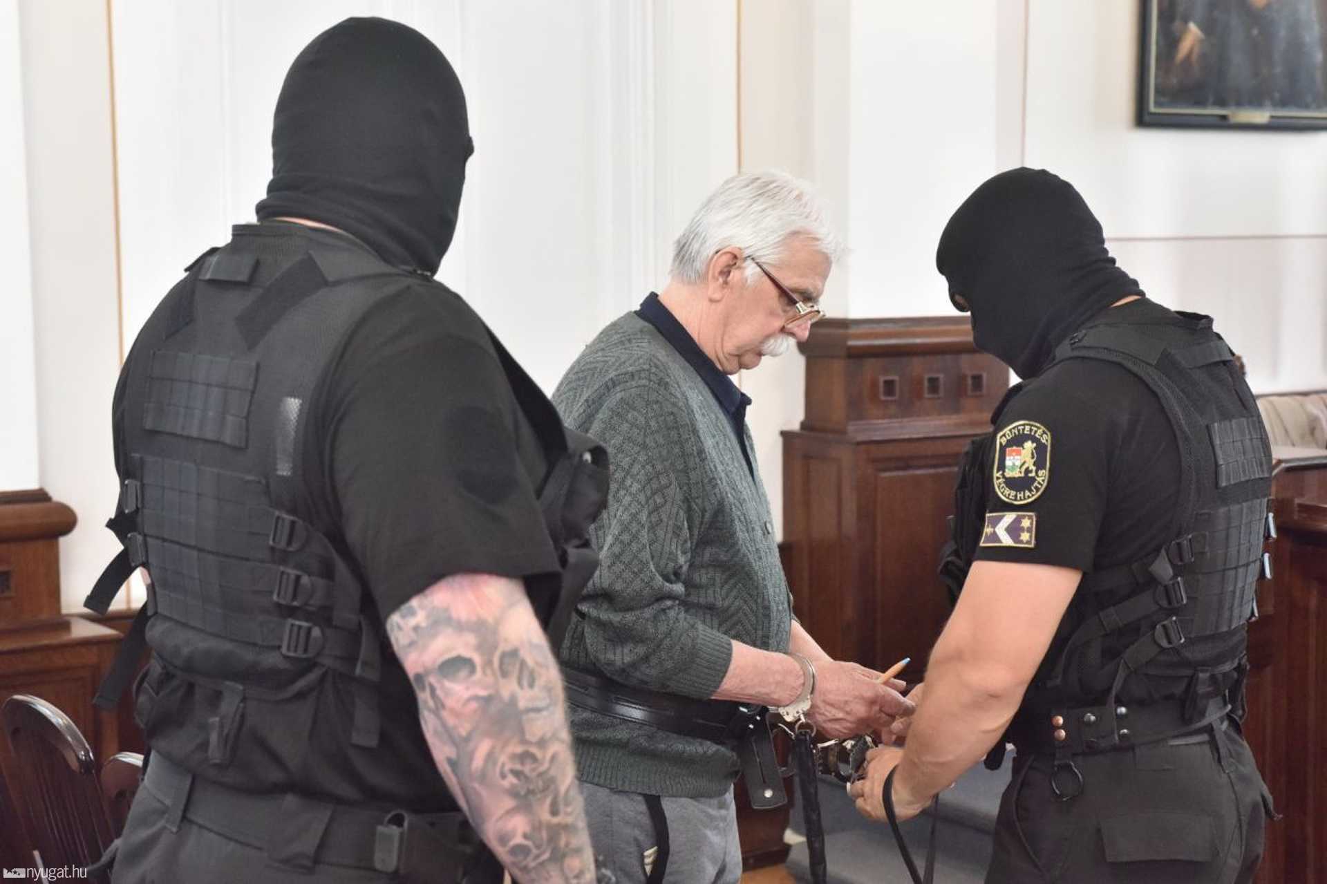 Megkezdődött a bőnyi rendőrgyilkos tárgyalása