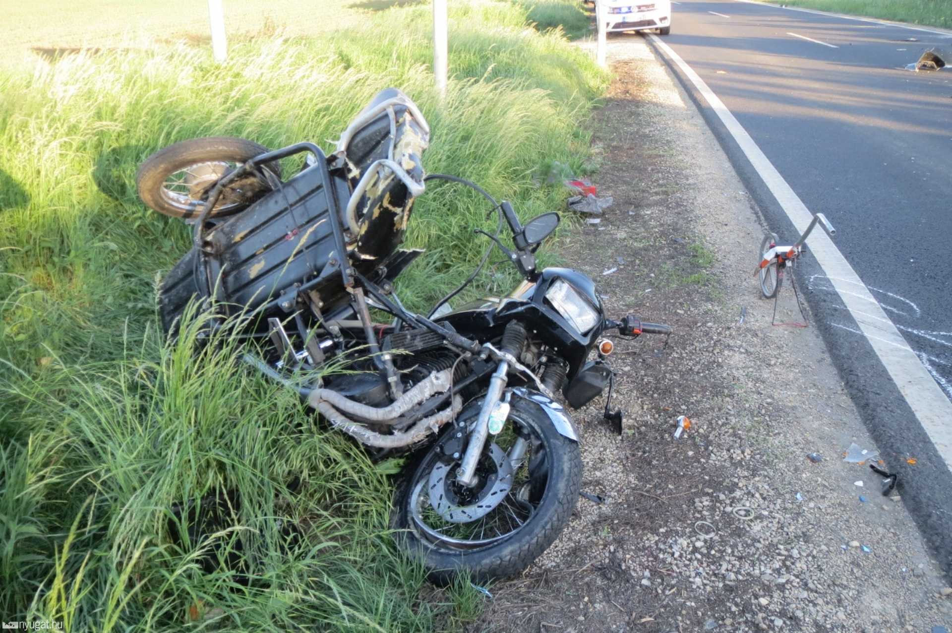 Meghalt egy motoros a 84-es főúton 