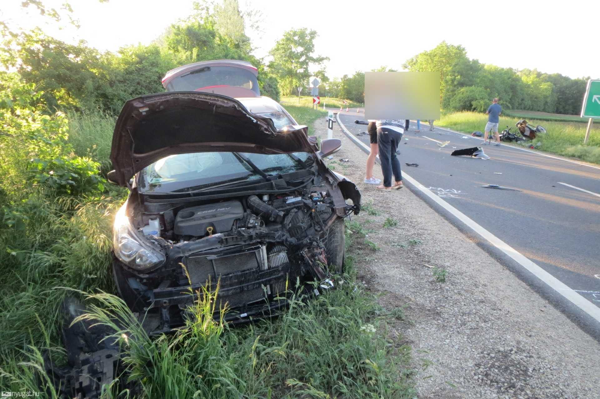 Meghalt egy motoros a 84-es főúton 