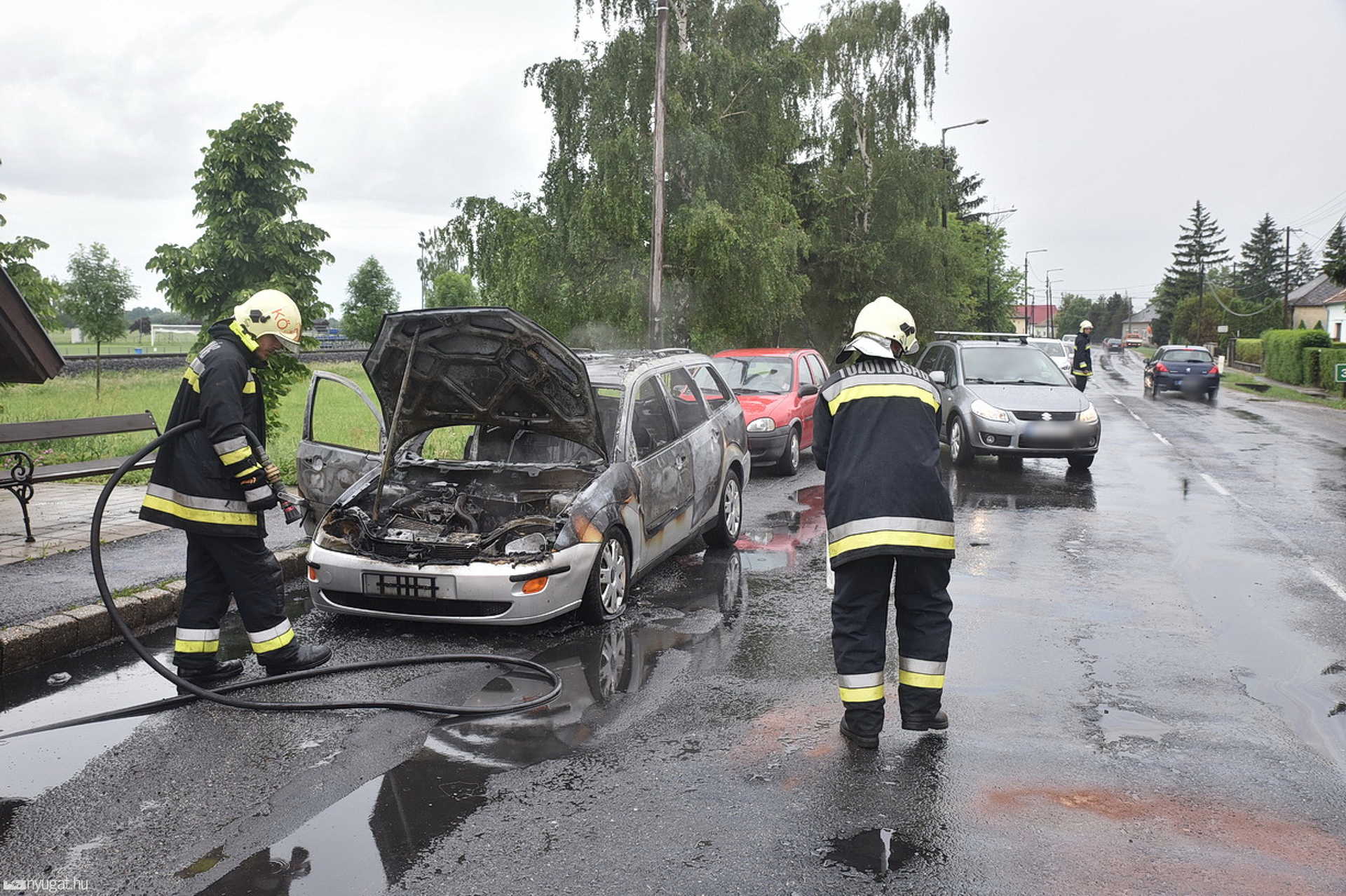 Teljesen kiégett egy Ford Lukácsházán