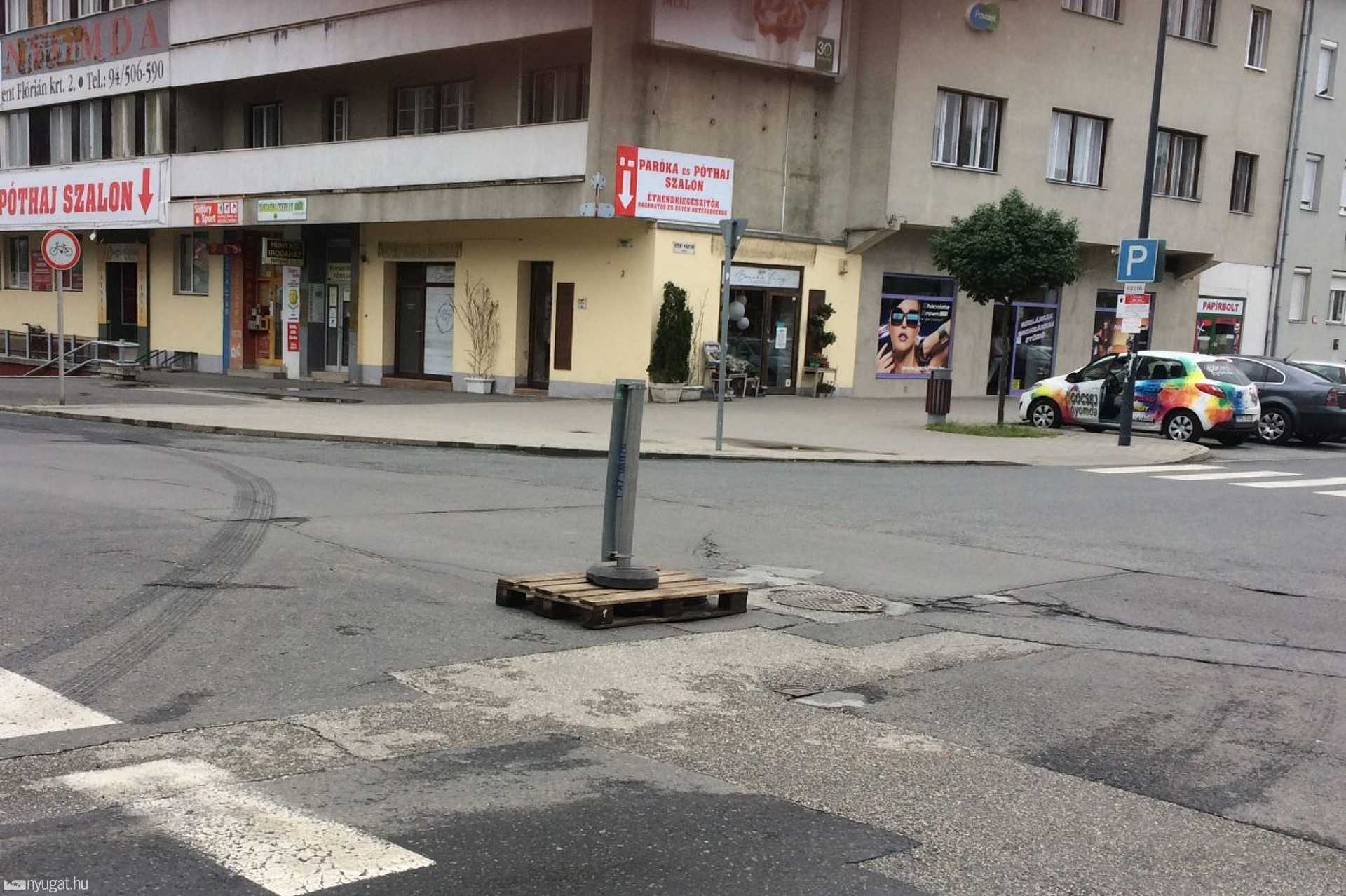 Beszakadt az úttest a Wesselényi utcában