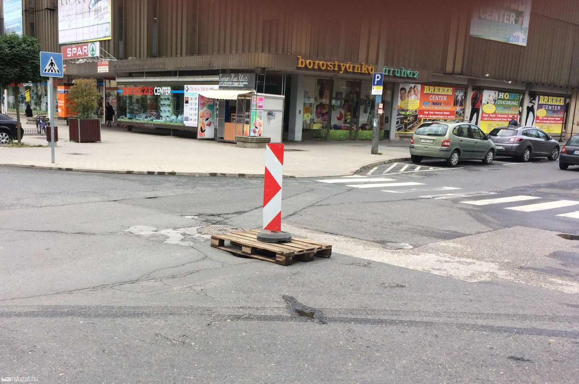 Beszakadt az úttest a Wesselényi utcában