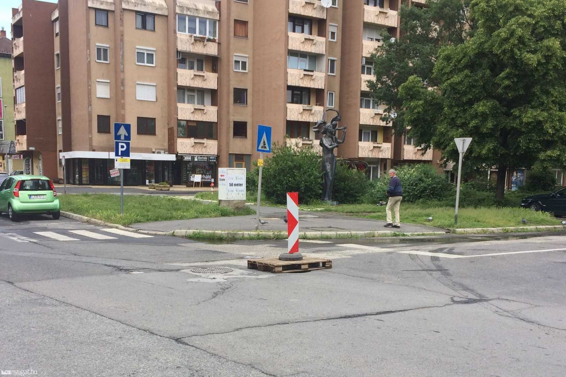 Beszakadt az úttest a Wesselényi utcában