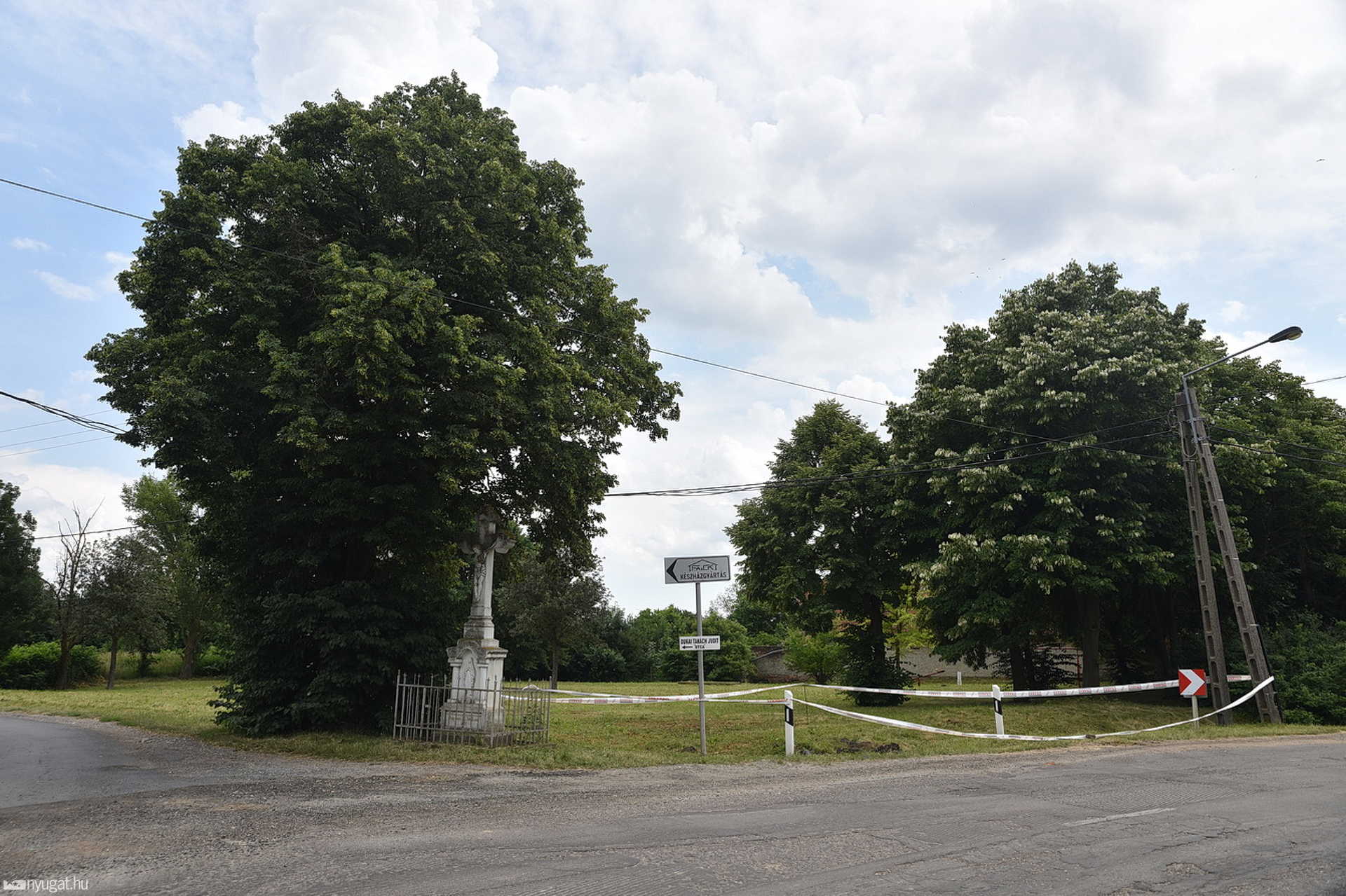Bombatestet találtak Újperinten
