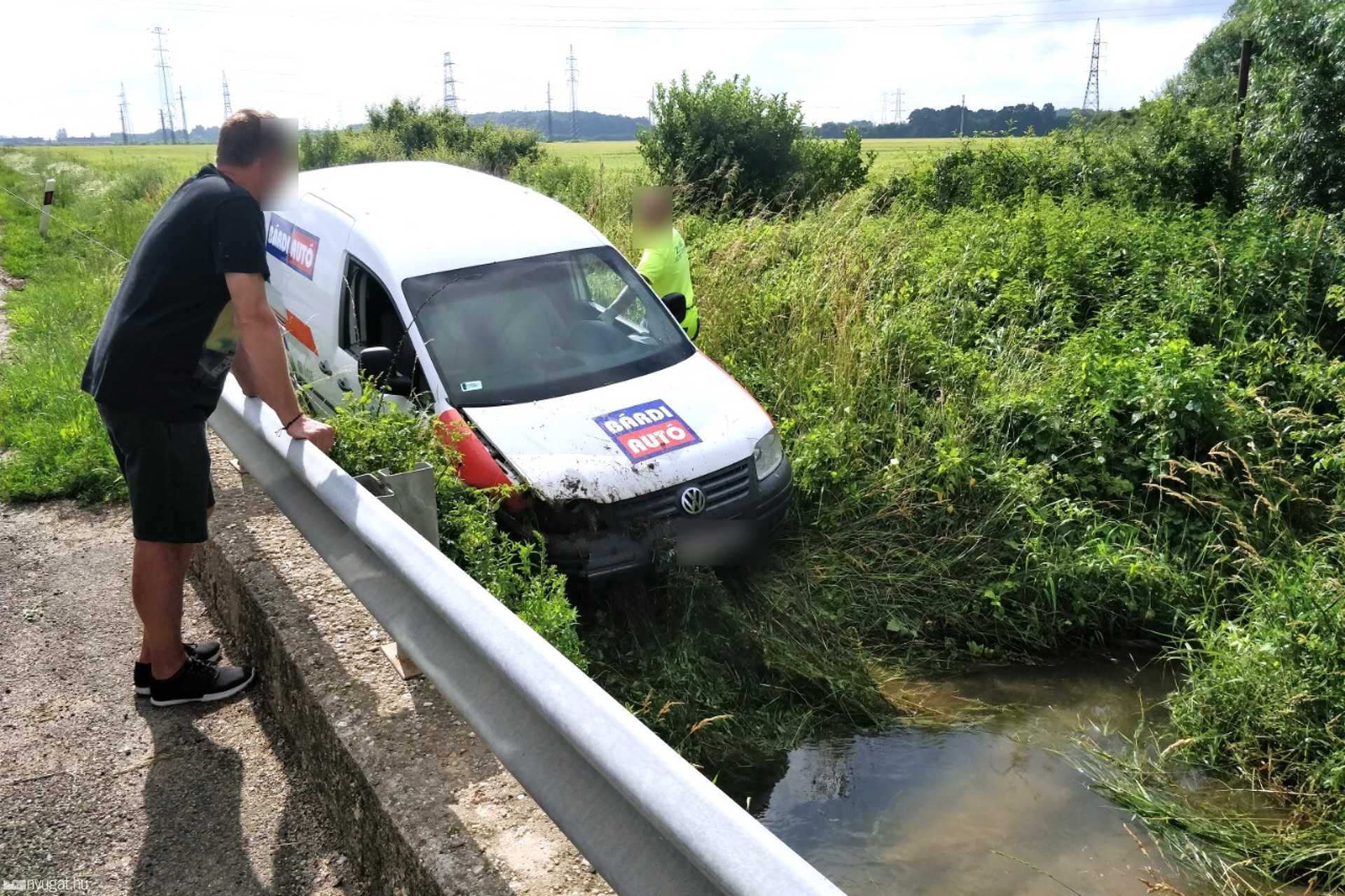 Előzésből történt baleset Vép és Szombathely között