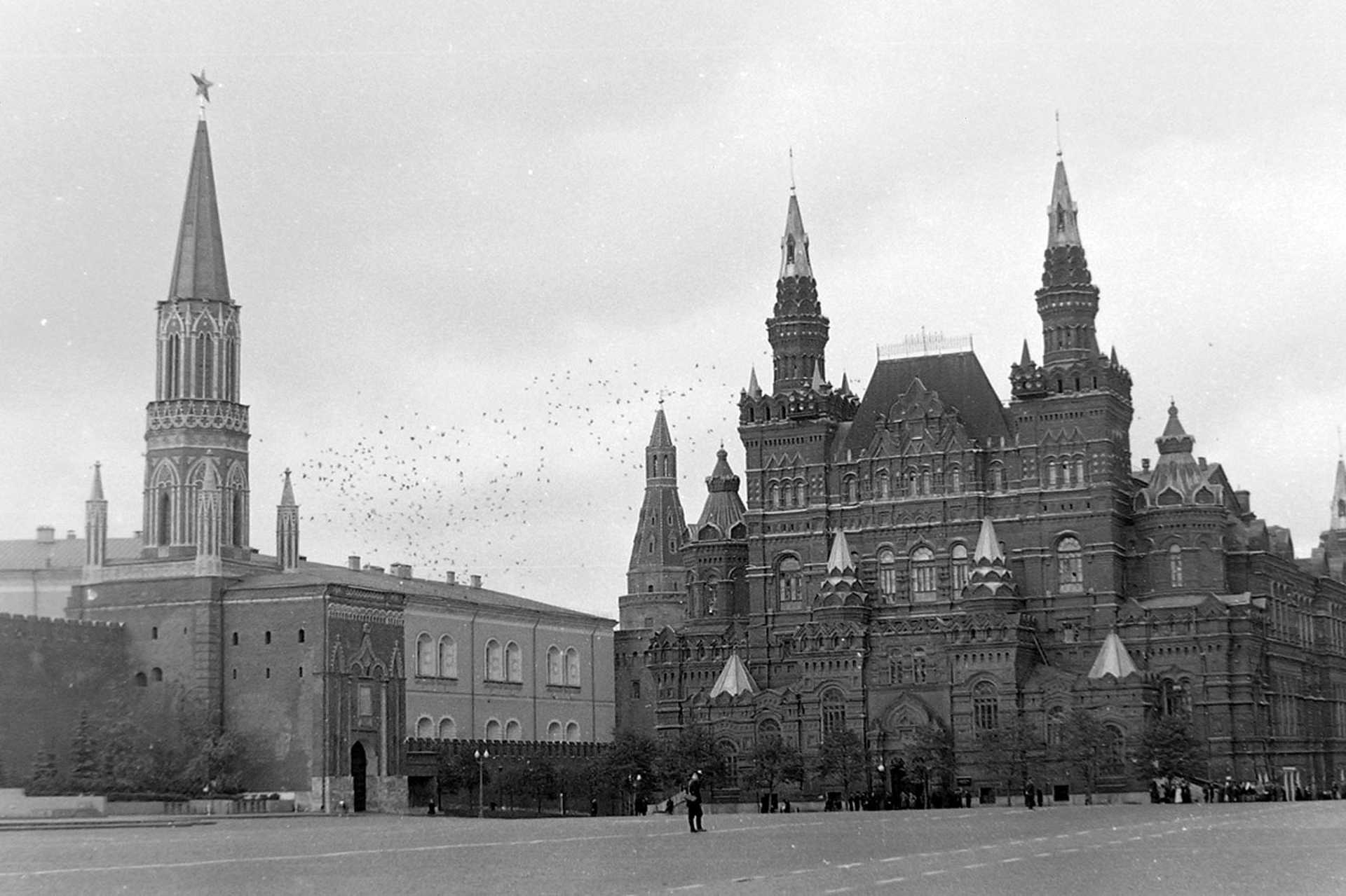 Vörös tér, az Állami Történelmi Múzeum a Kreml mellett