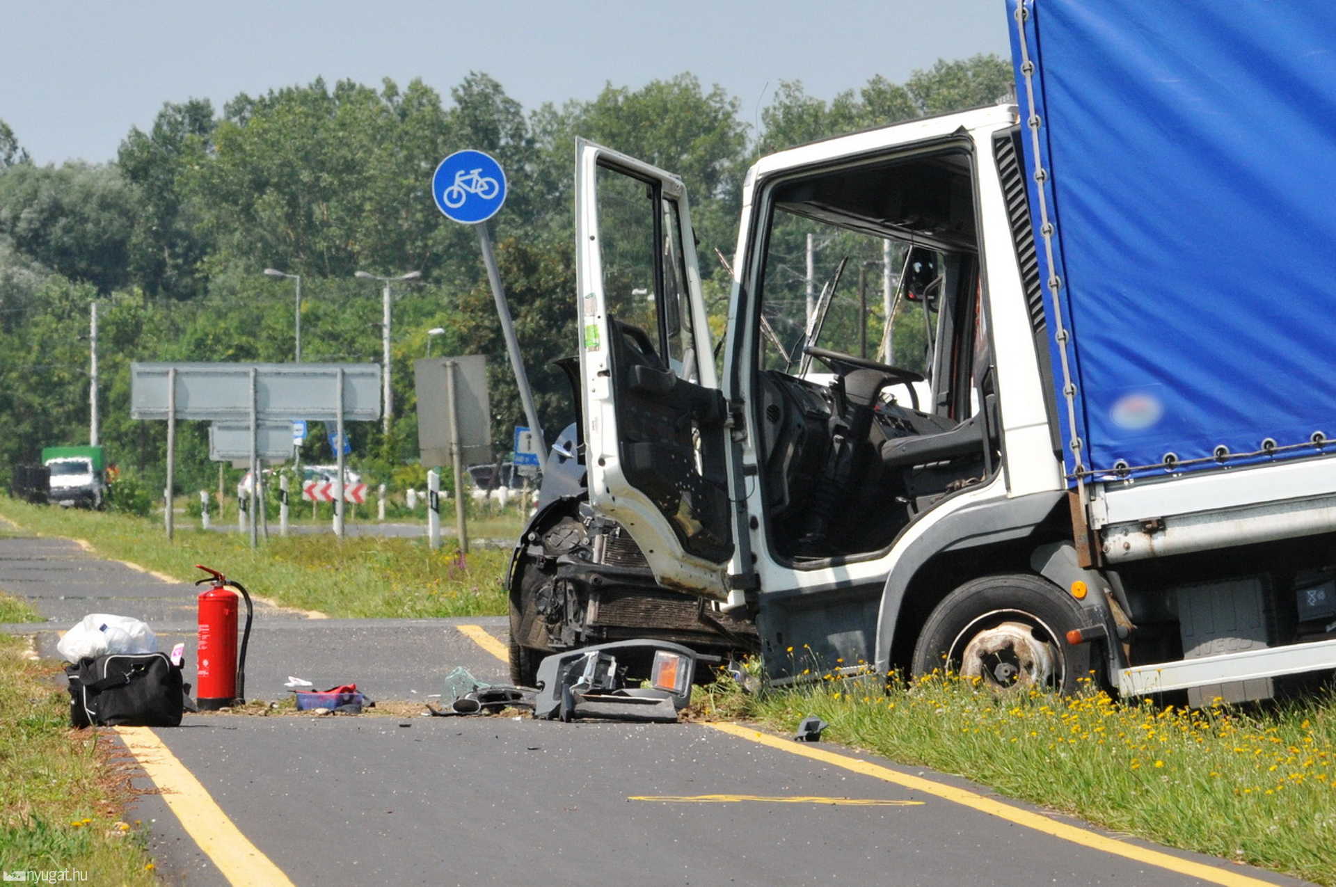 Frontális karambol súlyos sérülttel a 8-ason